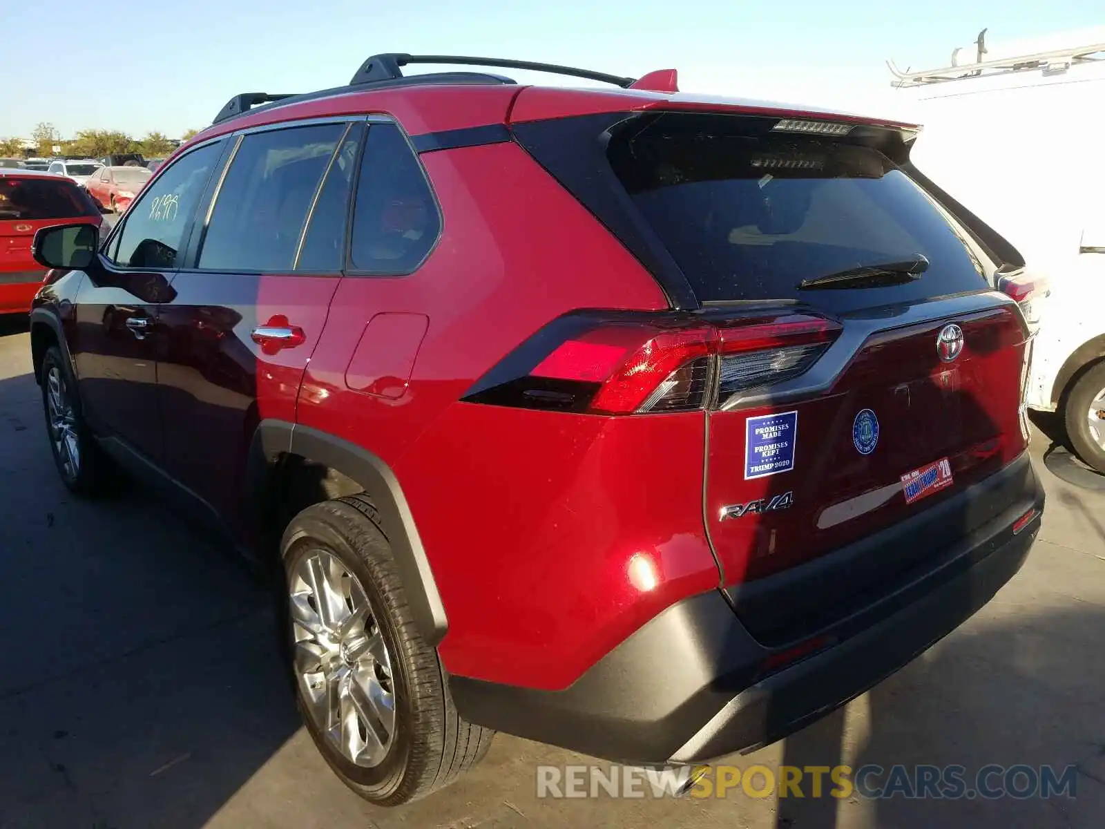 3 Photograph of a damaged car 2T3Y1RFV2KW023866 TOYOTA RAV4 2019