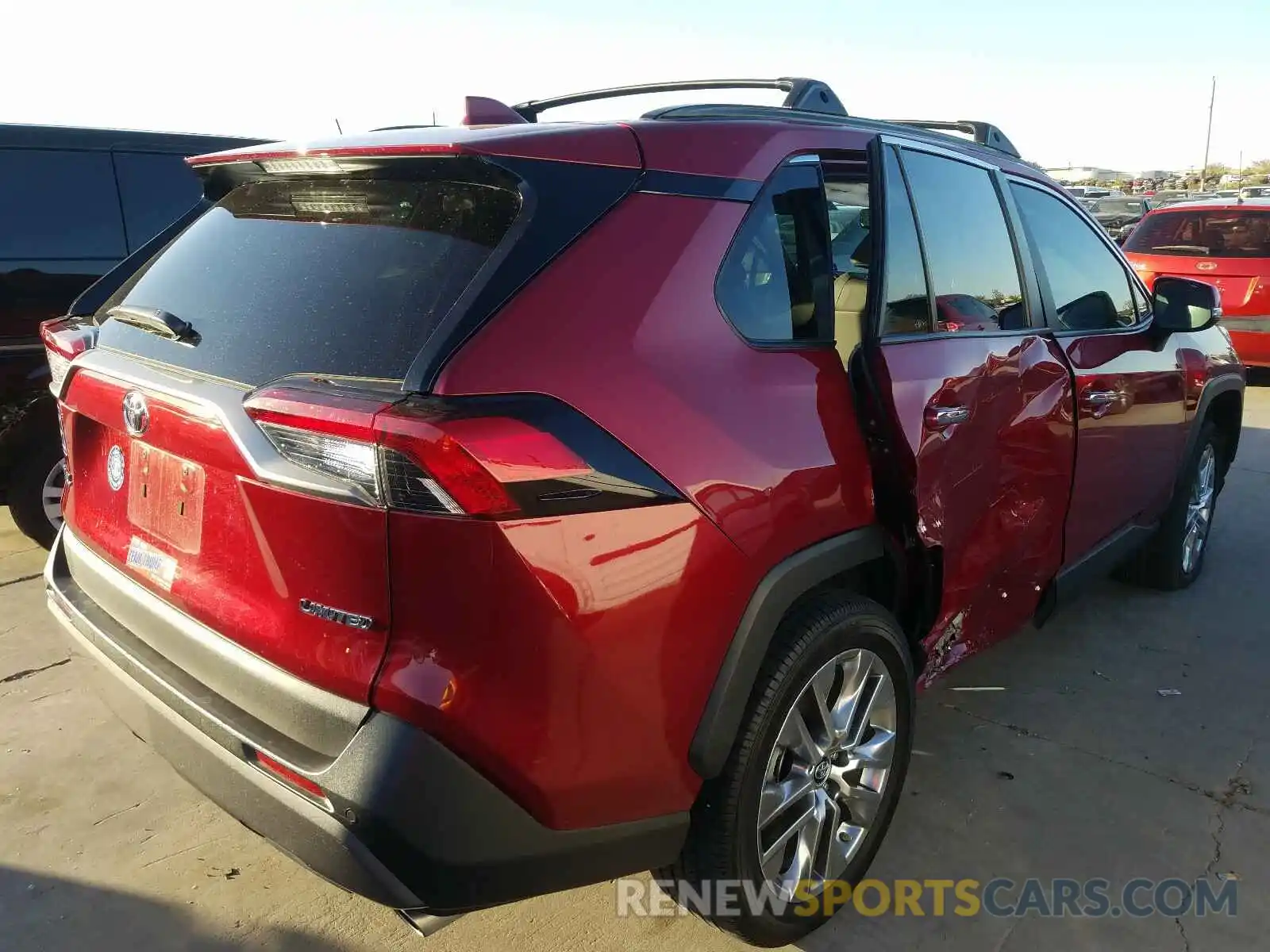 4 Photograph of a damaged car 2T3Y1RFV2KW023866 TOYOTA RAV4 2019