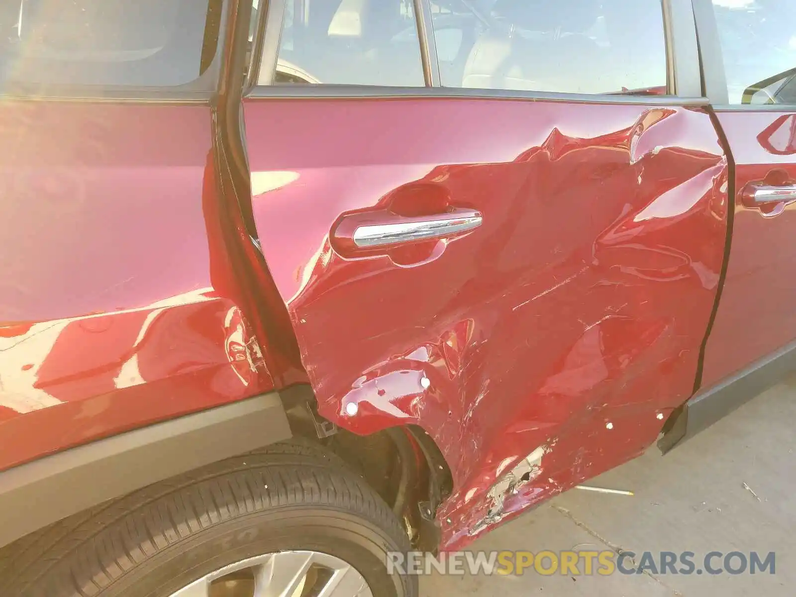 9 Photograph of a damaged car 2T3Y1RFV2KW023866 TOYOTA RAV4 2019