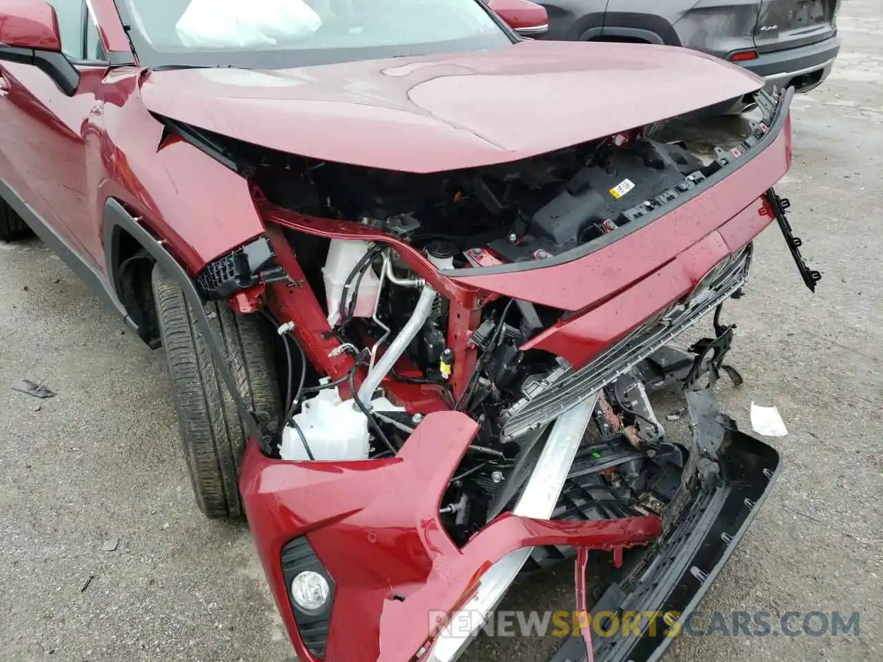 9 Photograph of a damaged car 2T3Y1RFV2KW044684 TOYOTA RAV4 2019