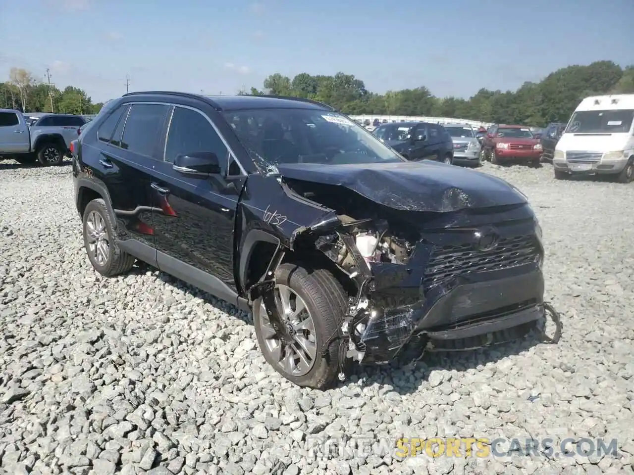 1 Photograph of a damaged car 2T3Y1RFV4KC009274 TOYOTA RAV4 2019