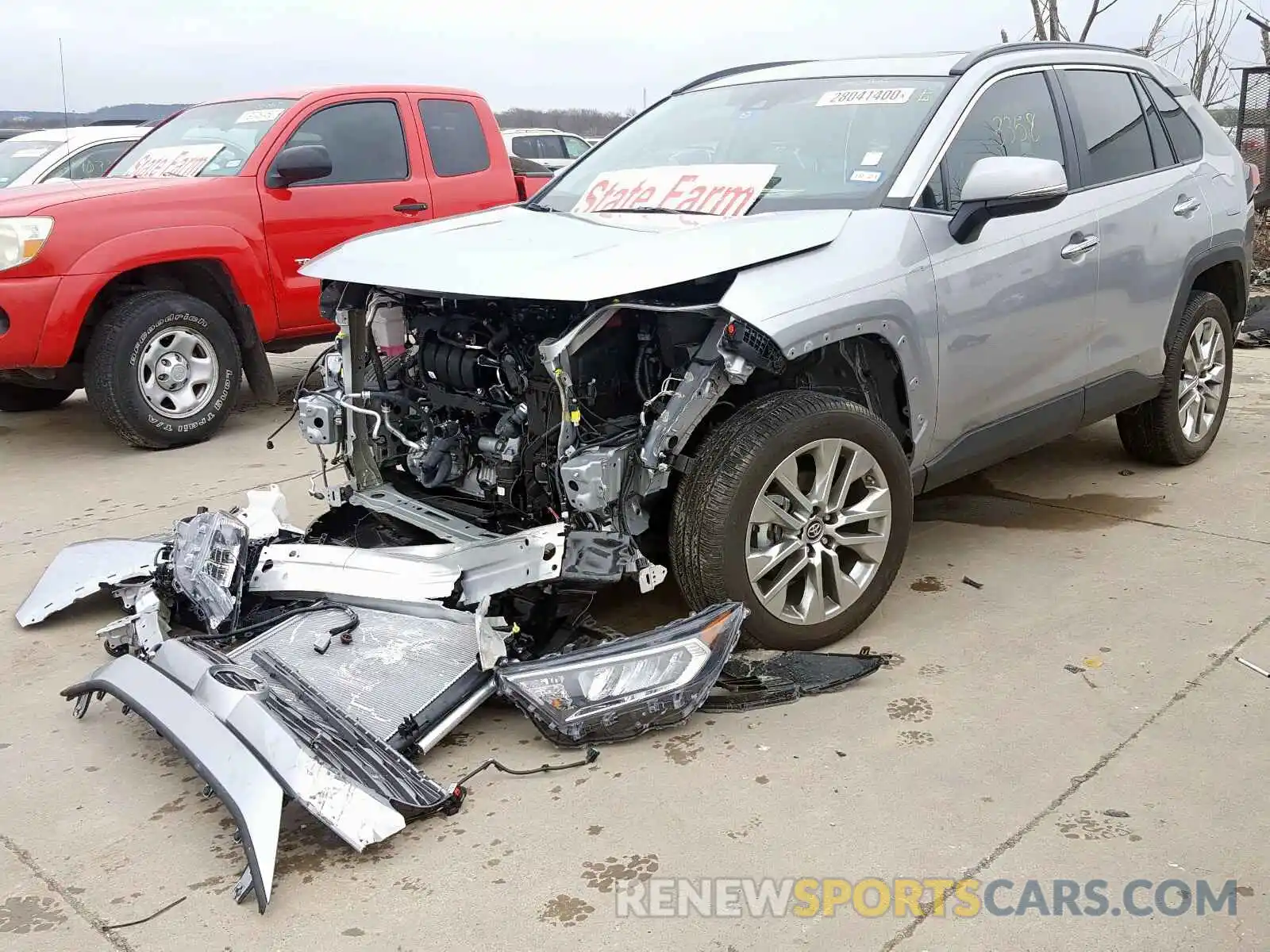 2 Photograph of a damaged car 2T3Y1RFV4KC010375 TOYOTA RAV4 2019