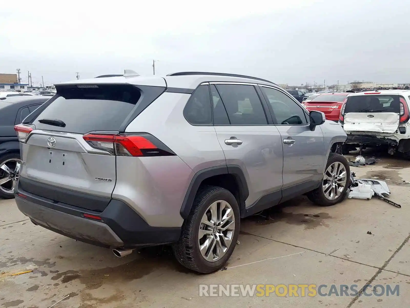 4 Photograph of a damaged car 2T3Y1RFV4KC010375 TOYOTA RAV4 2019