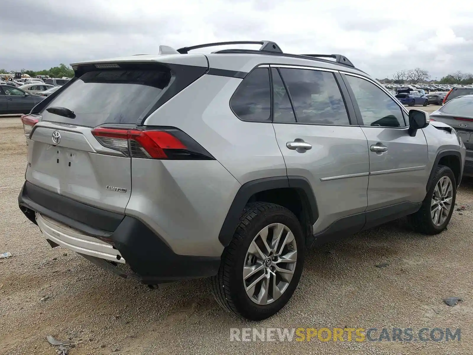 4 Photograph of a damaged car 2T3Y1RFV4KC015298 TOYOTA RAV4 2019