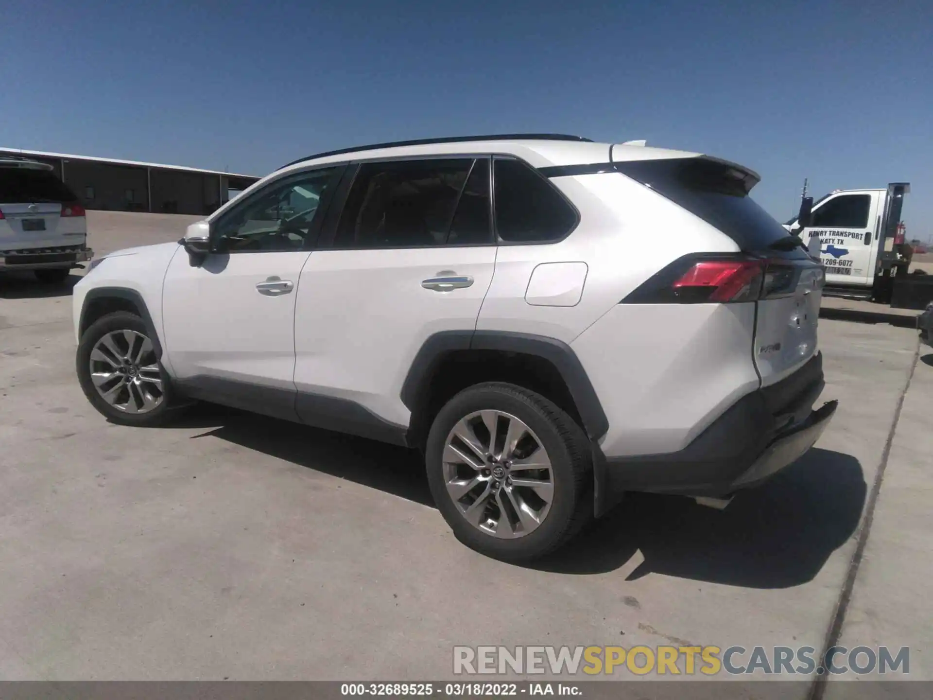 3 Photograph of a damaged car 2T3Y1RFV4KW024551 TOYOTA RAV4 2019