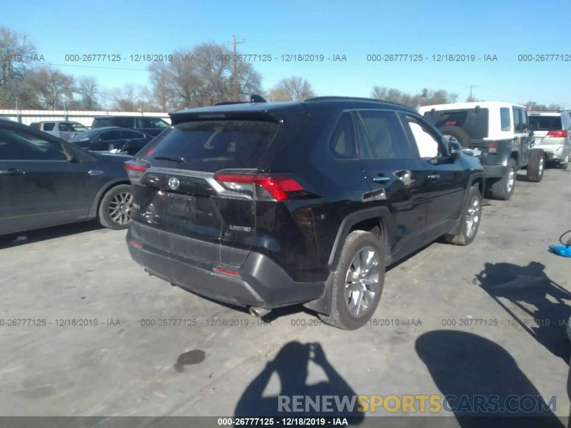 4 Photograph of a damaged car 2T3Y1RFV4KW032276 TOYOTA RAV4 2019