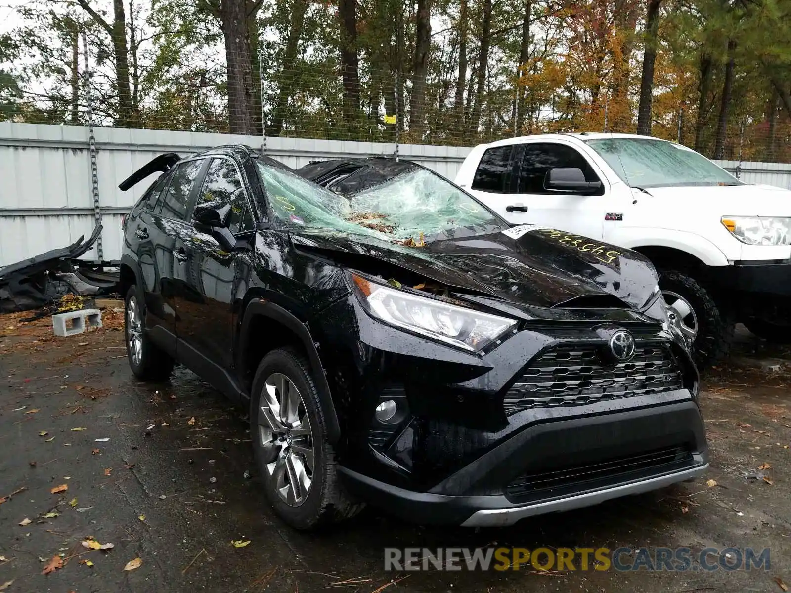 1 Photograph of a damaged car 2T3Y1RFV5KW022050 TOYOTA RAV4 2019