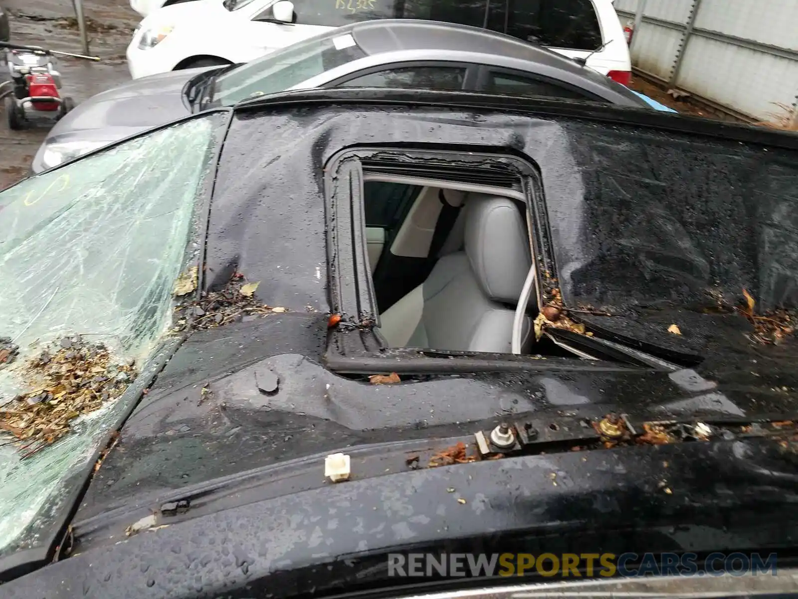 9 Photograph of a damaged car 2T3Y1RFV5KW022050 TOYOTA RAV4 2019