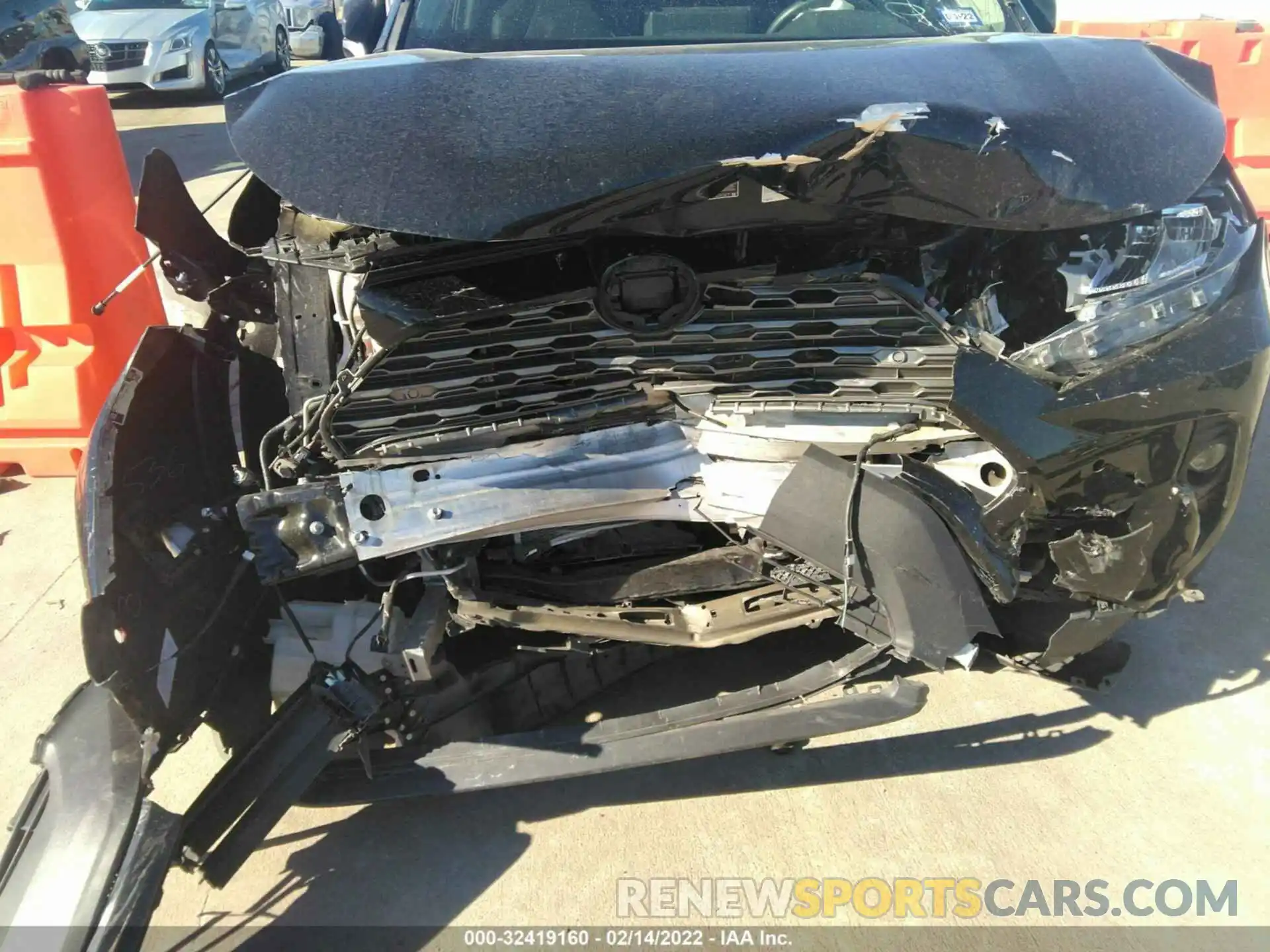 6 Photograph of a damaged car 2T3Y1RFV6KC009051 TOYOTA RAV4 2019