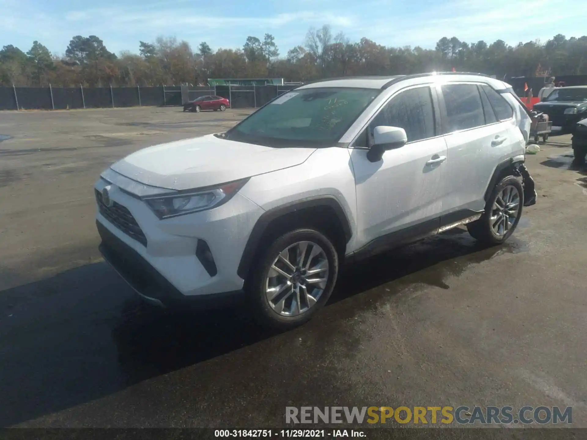 2 Photograph of a damaged car 2T3Y1RFV6KW010215 TOYOTA RAV4 2019