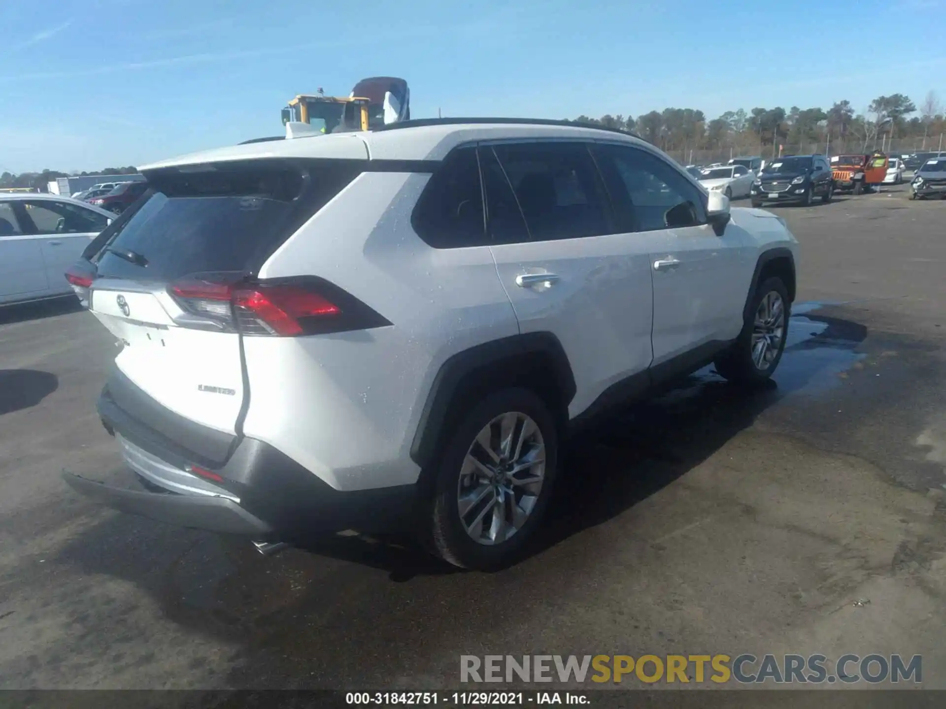 4 Photograph of a damaged car 2T3Y1RFV6KW010215 TOYOTA RAV4 2019