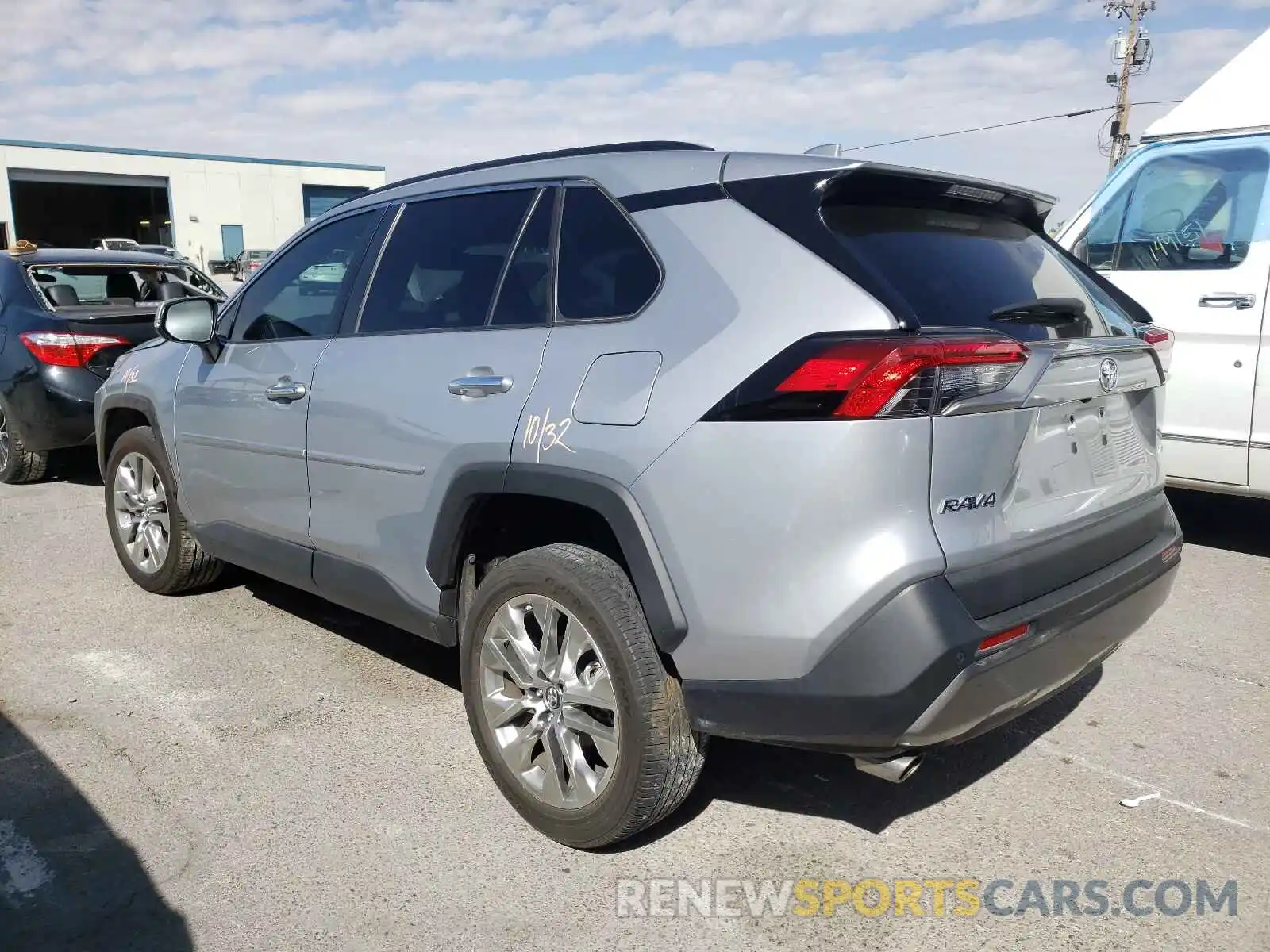 3 Photograph of a damaged car 2T3Y1RFV6KW017150 TOYOTA RAV4 2019