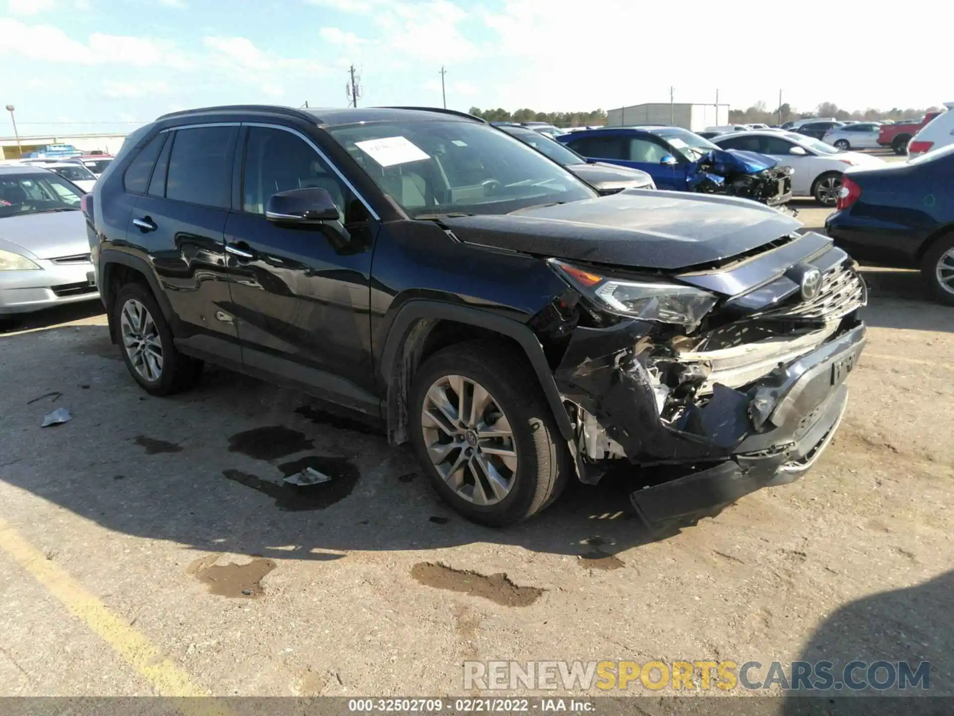 1 Photograph of a damaged car 2T3Y1RFV7KC008314 TOYOTA RAV4 2019