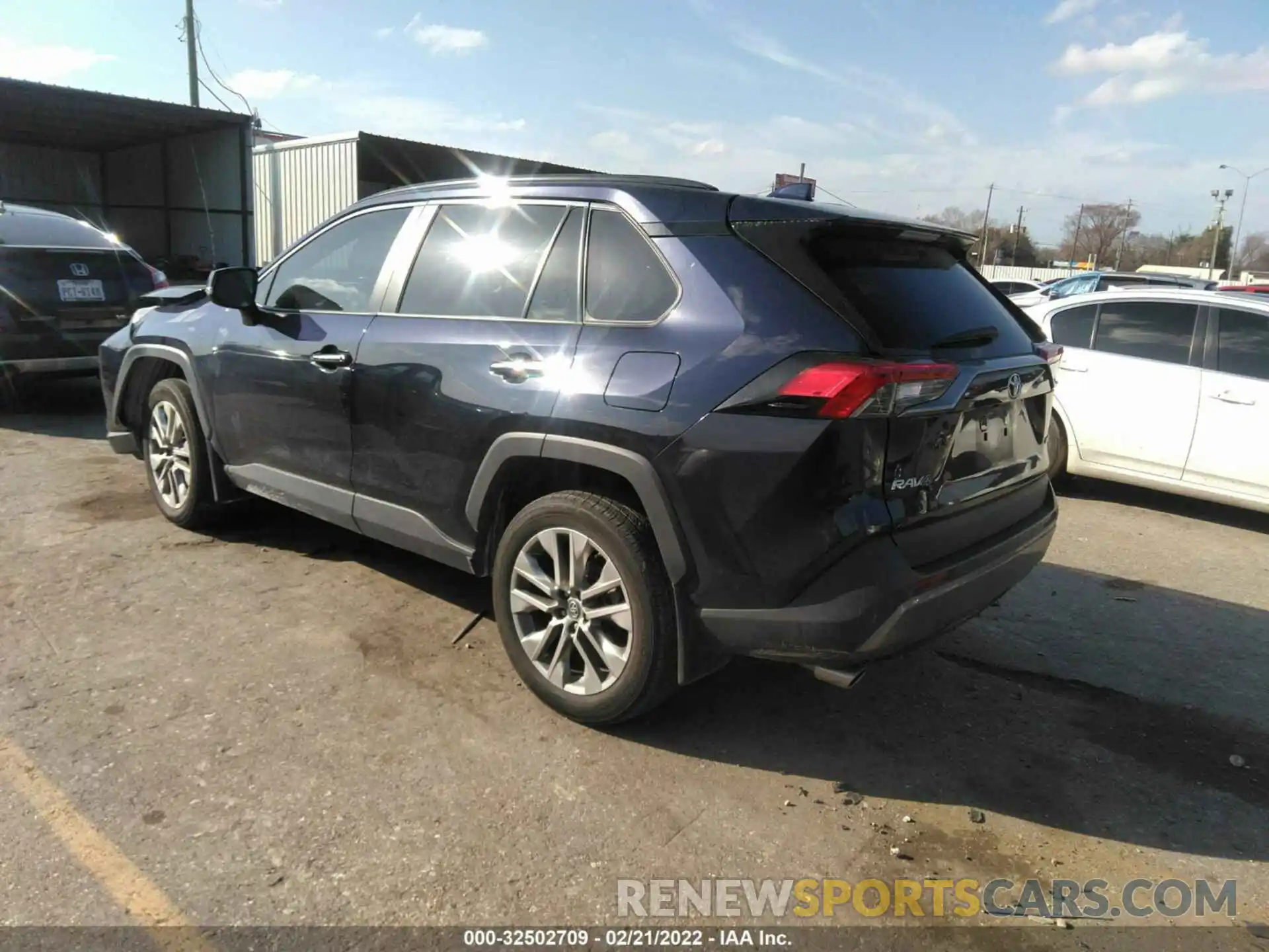 3 Photograph of a damaged car 2T3Y1RFV7KC008314 TOYOTA RAV4 2019