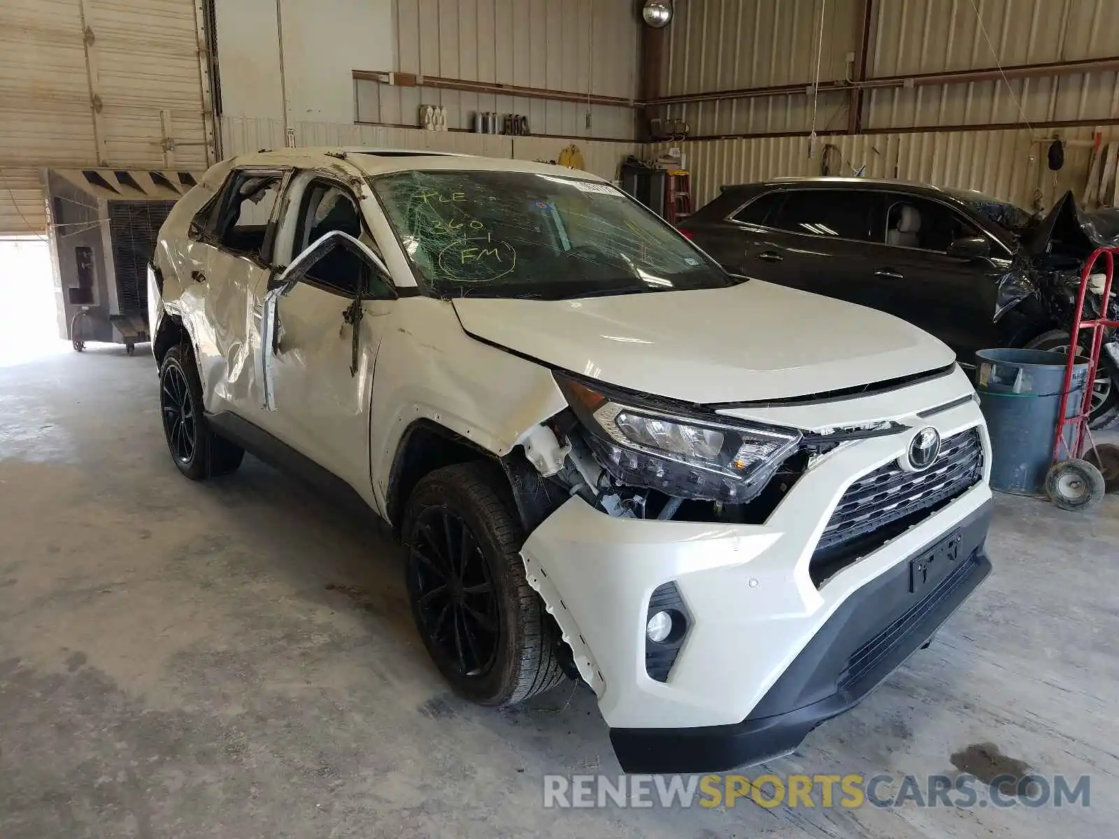 1 Photograph of a damaged car 2T3Y1RFV7KW035480 TOYOTA RAV4 2019