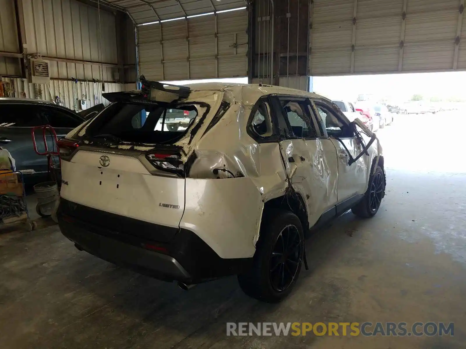 4 Photograph of a damaged car 2T3Y1RFV7KW035480 TOYOTA RAV4 2019