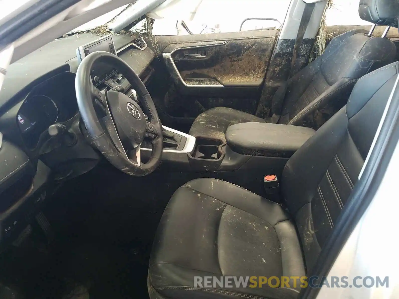 5 Photograph of a damaged car 2T3Y1RFV7KW035480 TOYOTA RAV4 2019