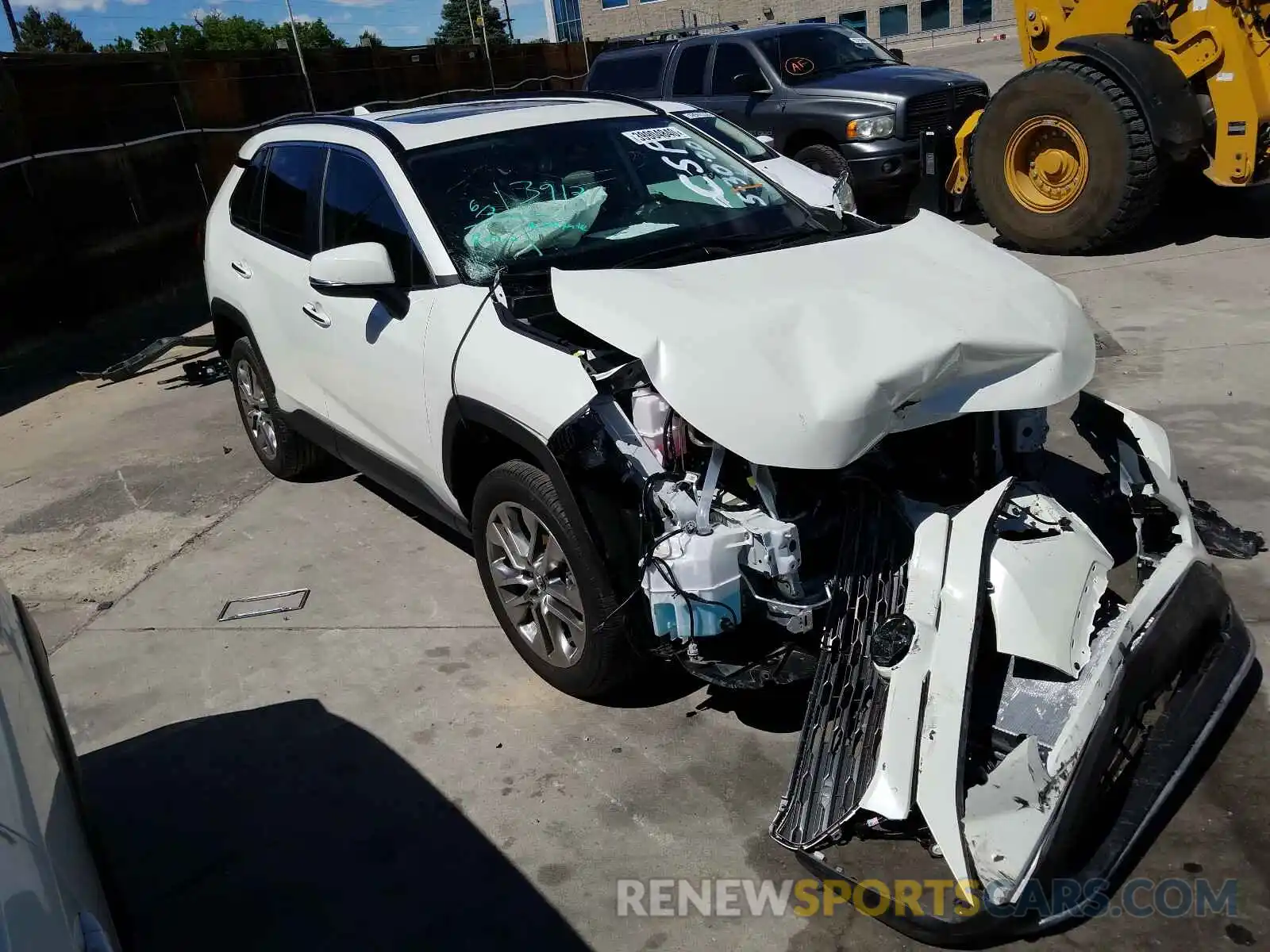 1 Photograph of a damaged car 2T3Y1RFV8KC008208 TOYOTA RAV4 2019