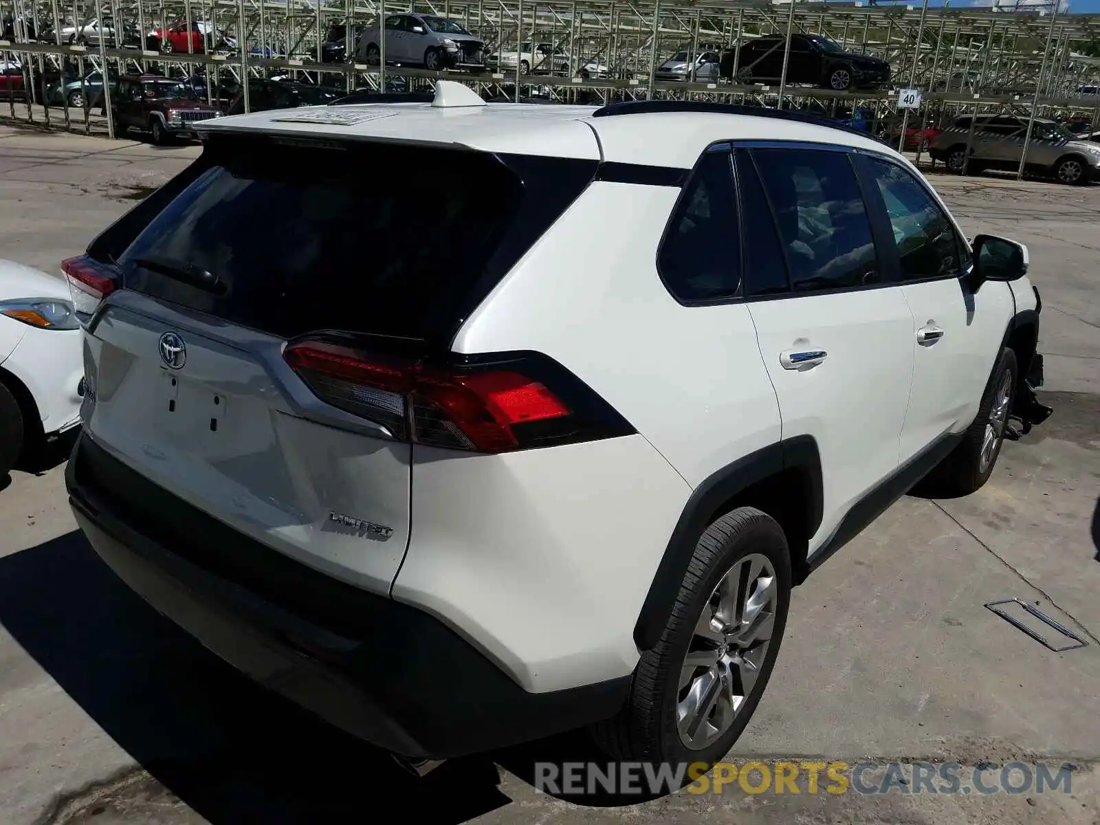 4 Photograph of a damaged car 2T3Y1RFV8KC008208 TOYOTA RAV4 2019