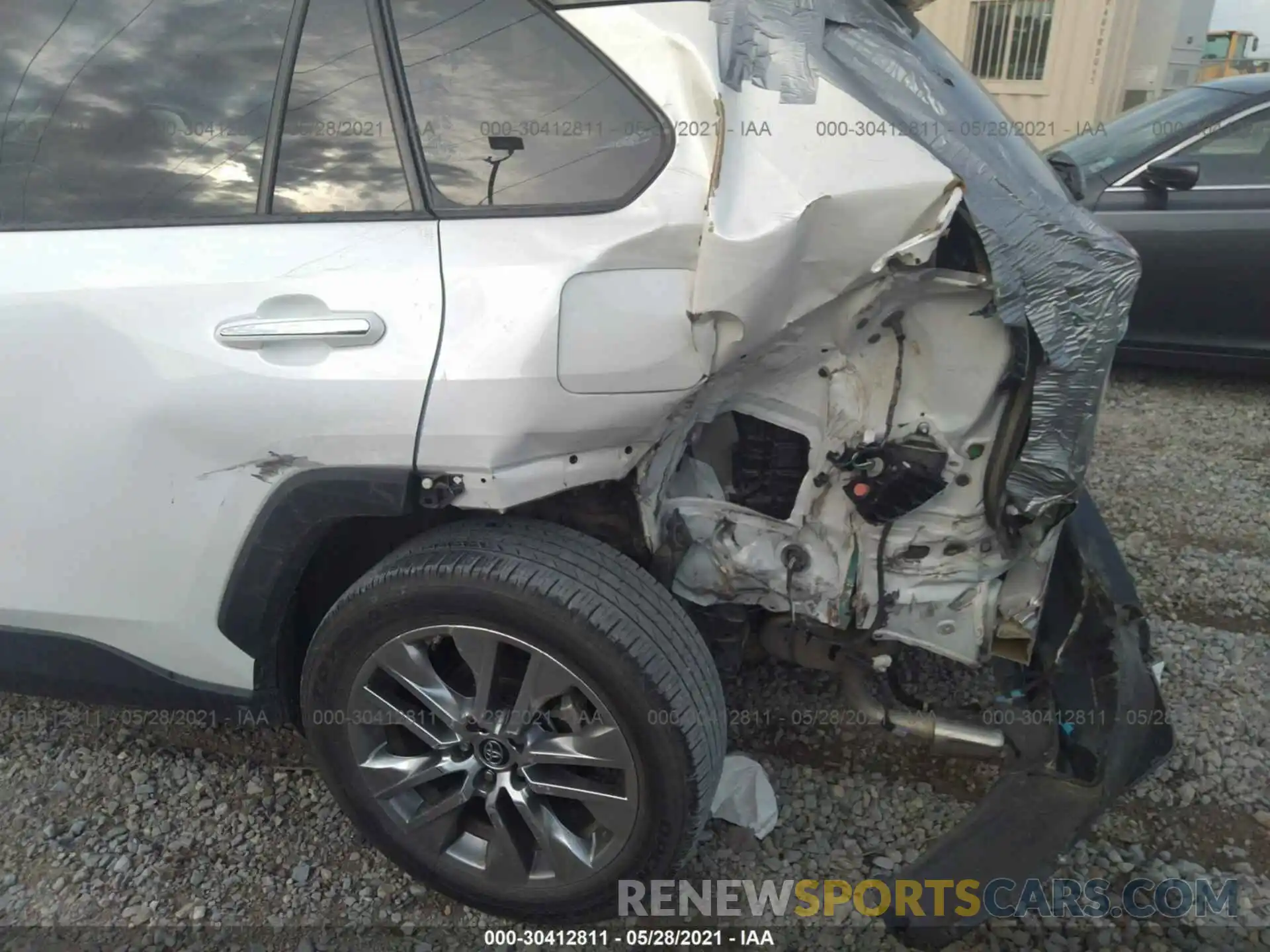 6 Photograph of a damaged car 2T3Y1RFV8KW037030 TOYOTA RAV4 2019