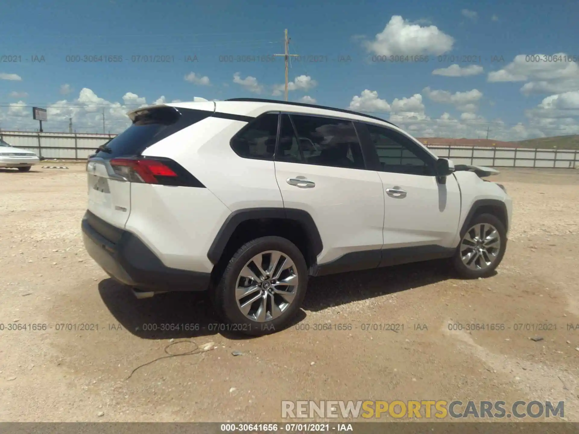 4 Photograph of a damaged car 2T3Y1RFV9KC009514 TOYOTA RAV4 2019