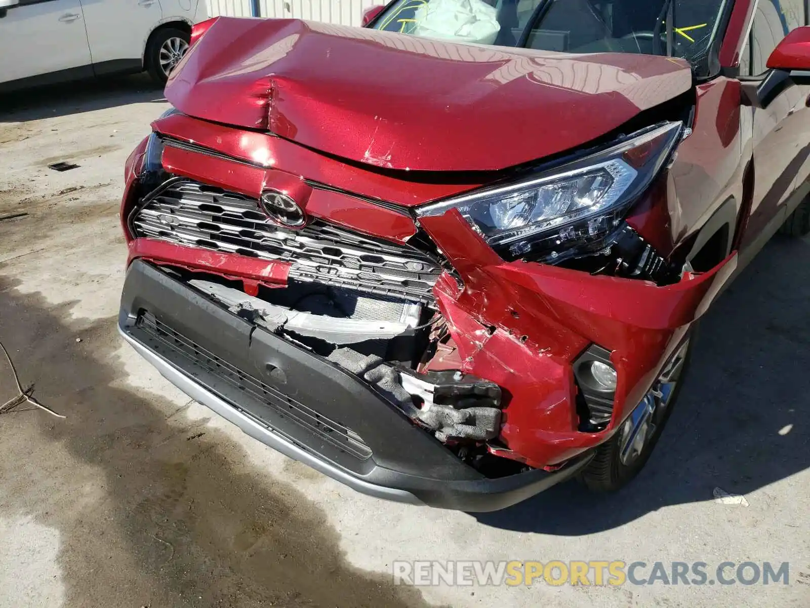 9 Photograph of a damaged car 2T3Y1RFV9KC010582 TOYOTA RAV4 2019