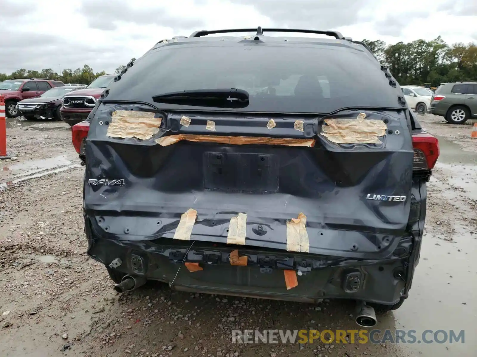 9 Photograph of a damaged car 2T3Y1RFV9KW001380 TOYOTA RAV4 2019