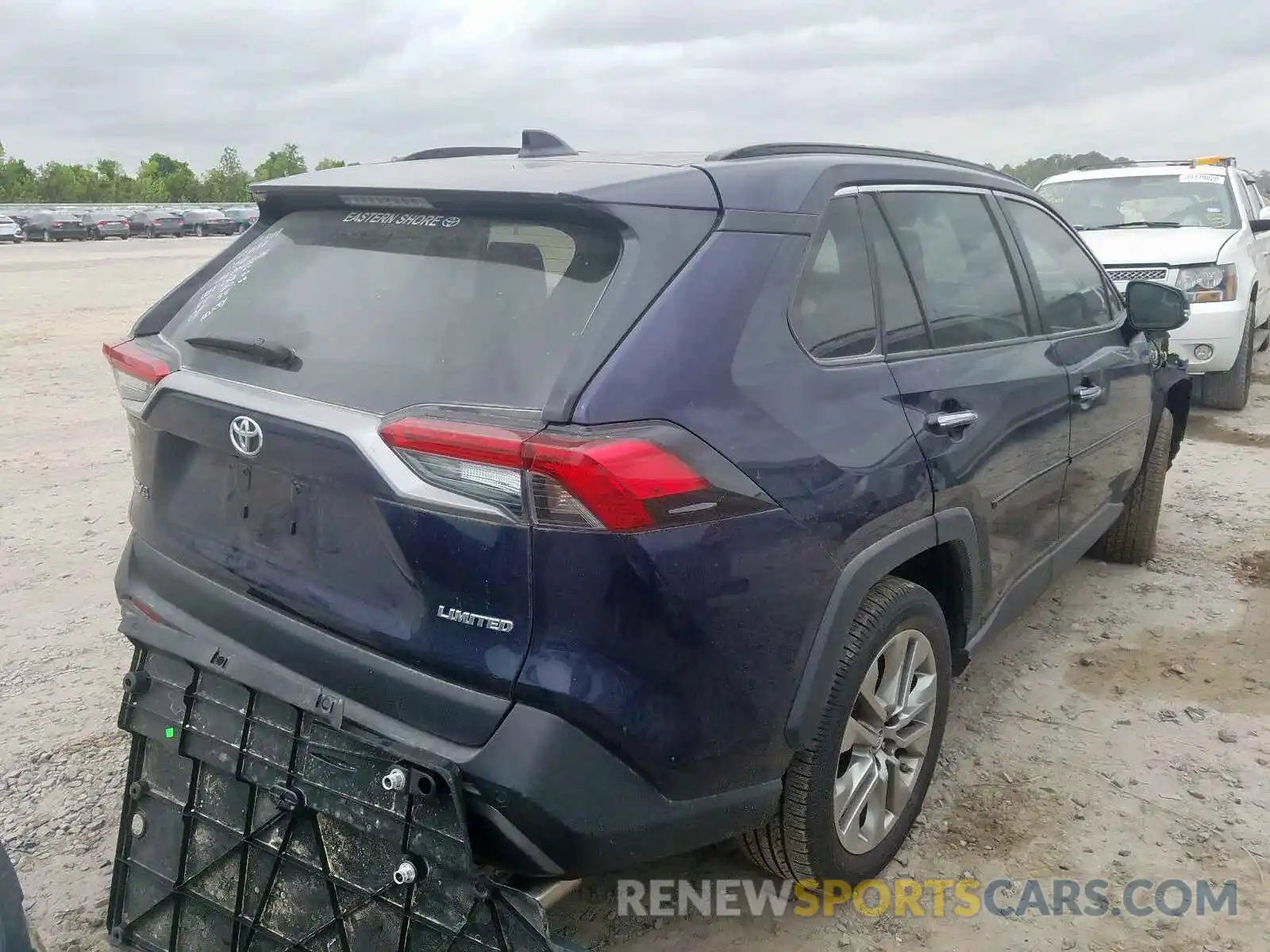 4 Photograph of a damaged car 2T3Y1RFV9KW023153 TOYOTA RAV4 2019