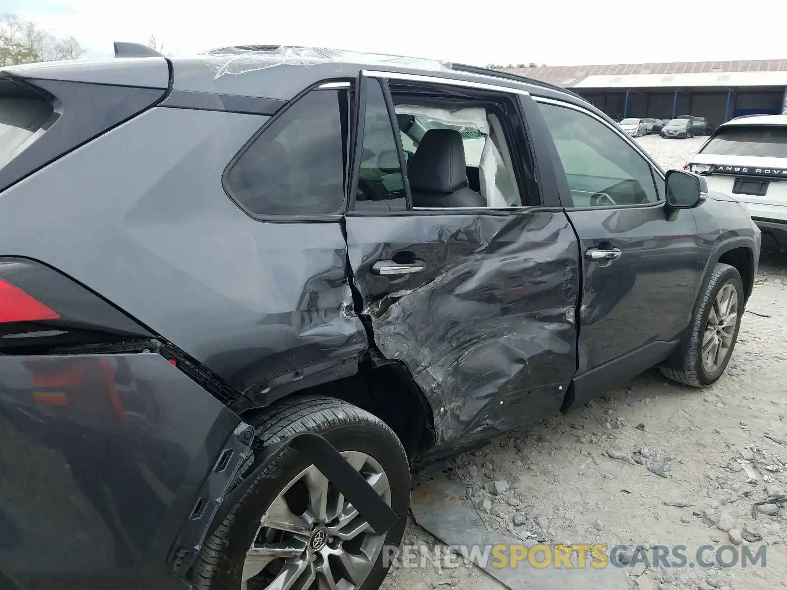 9 Photograph of a damaged car 2T3Y1RFVXKC012468 TOYOTA RAV4 2019