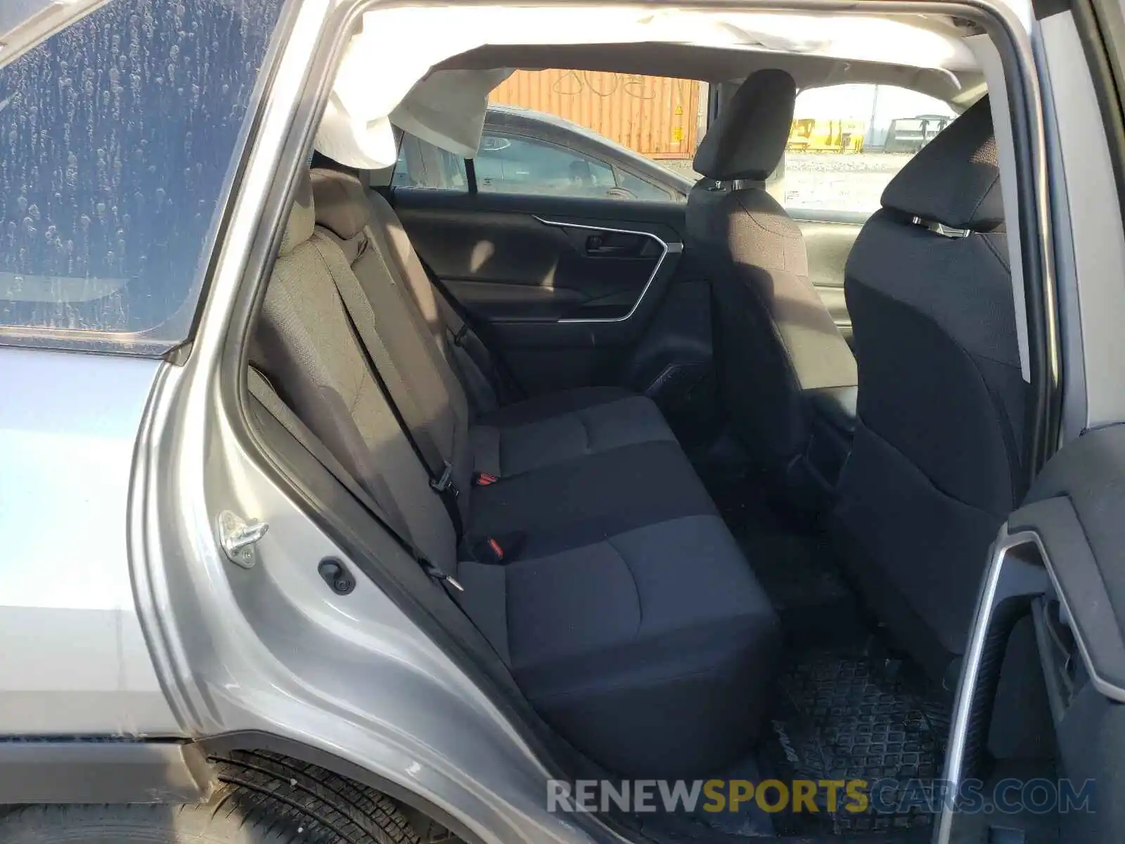 6 Photograph of a damaged car 2T3Z1RFV4KW016017 TOYOTA RAV4 2019