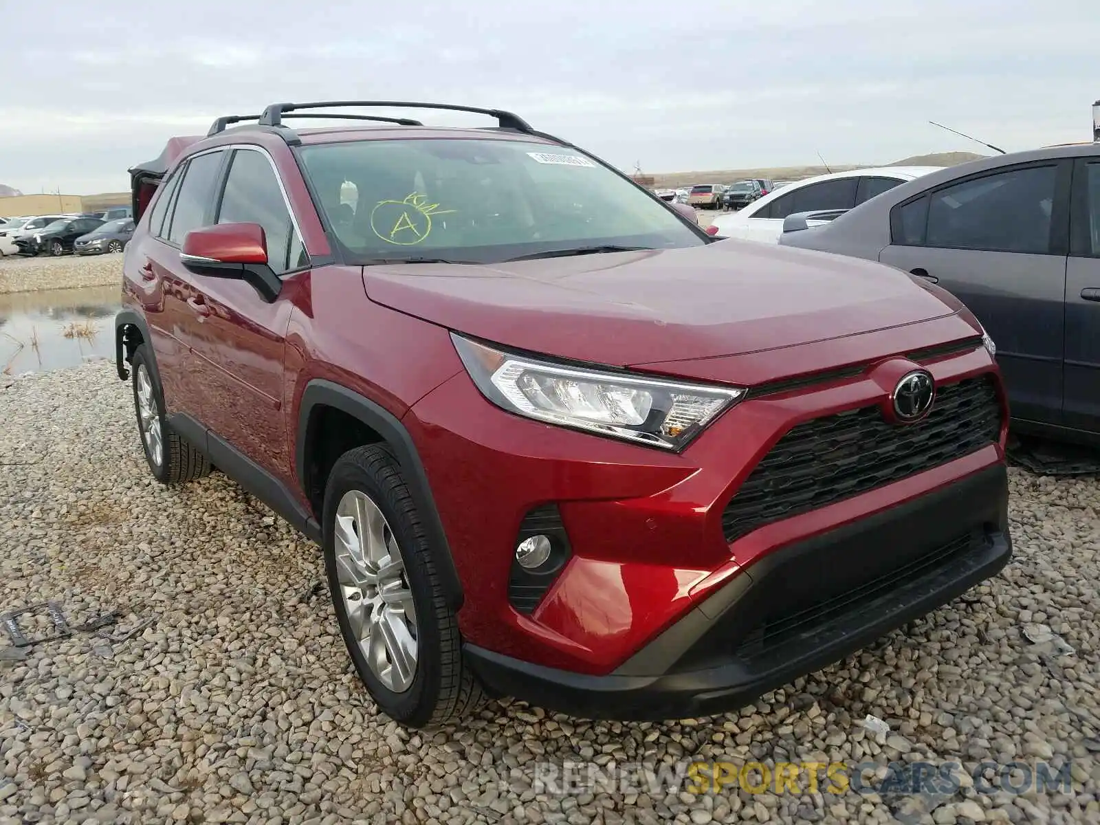 1 Photograph of a damaged car JTMA1RFV0KD012878 TOYOTA RAV4 2019