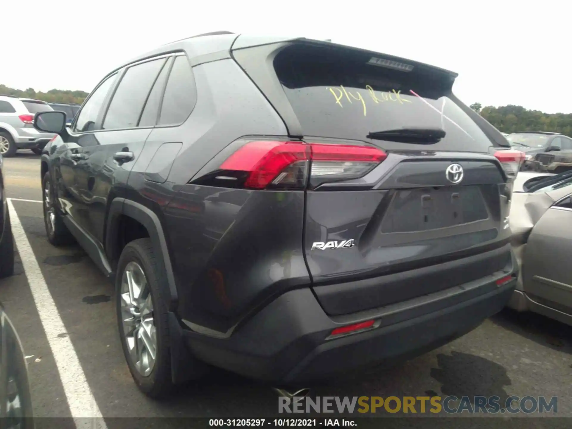 3 Photograph of a damaged car JTMA1RFV0KD014324 TOYOTA RAV4 2019