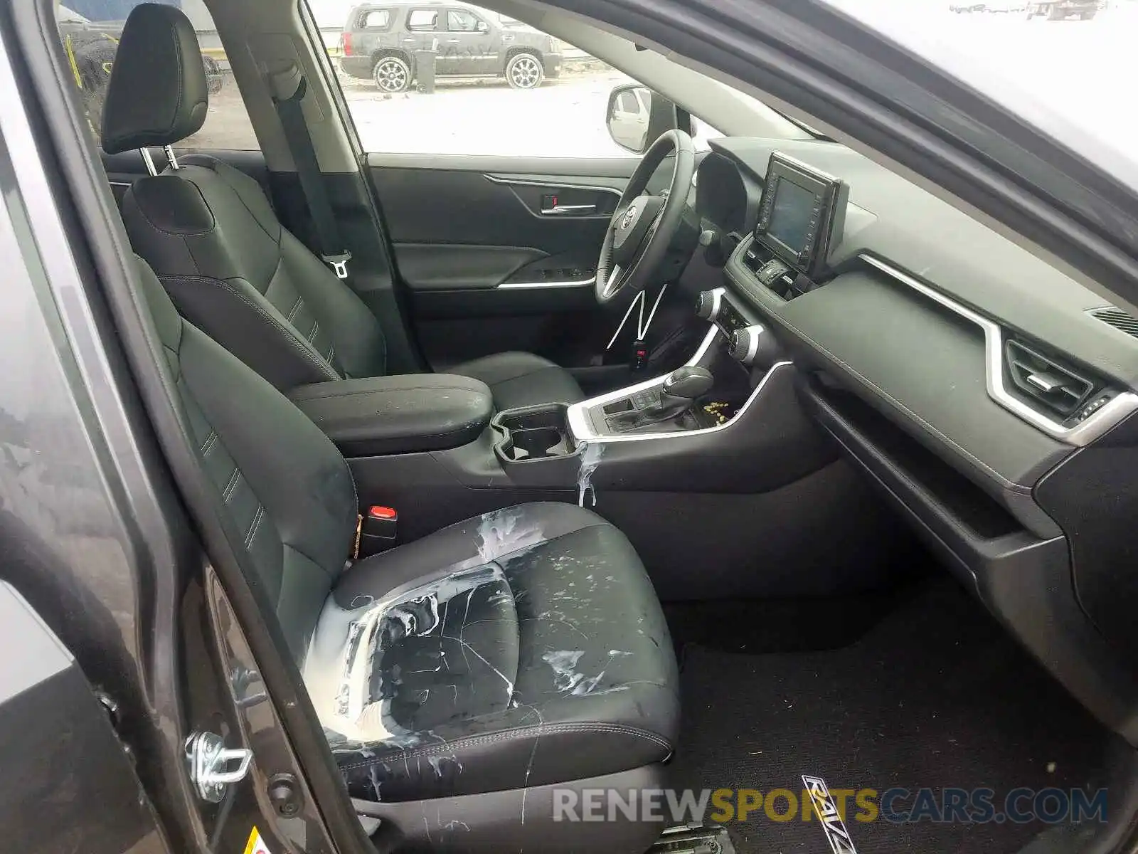 5 Photograph of a damaged car JTMA1RFV0KD018454 TOYOTA RAV4 2019