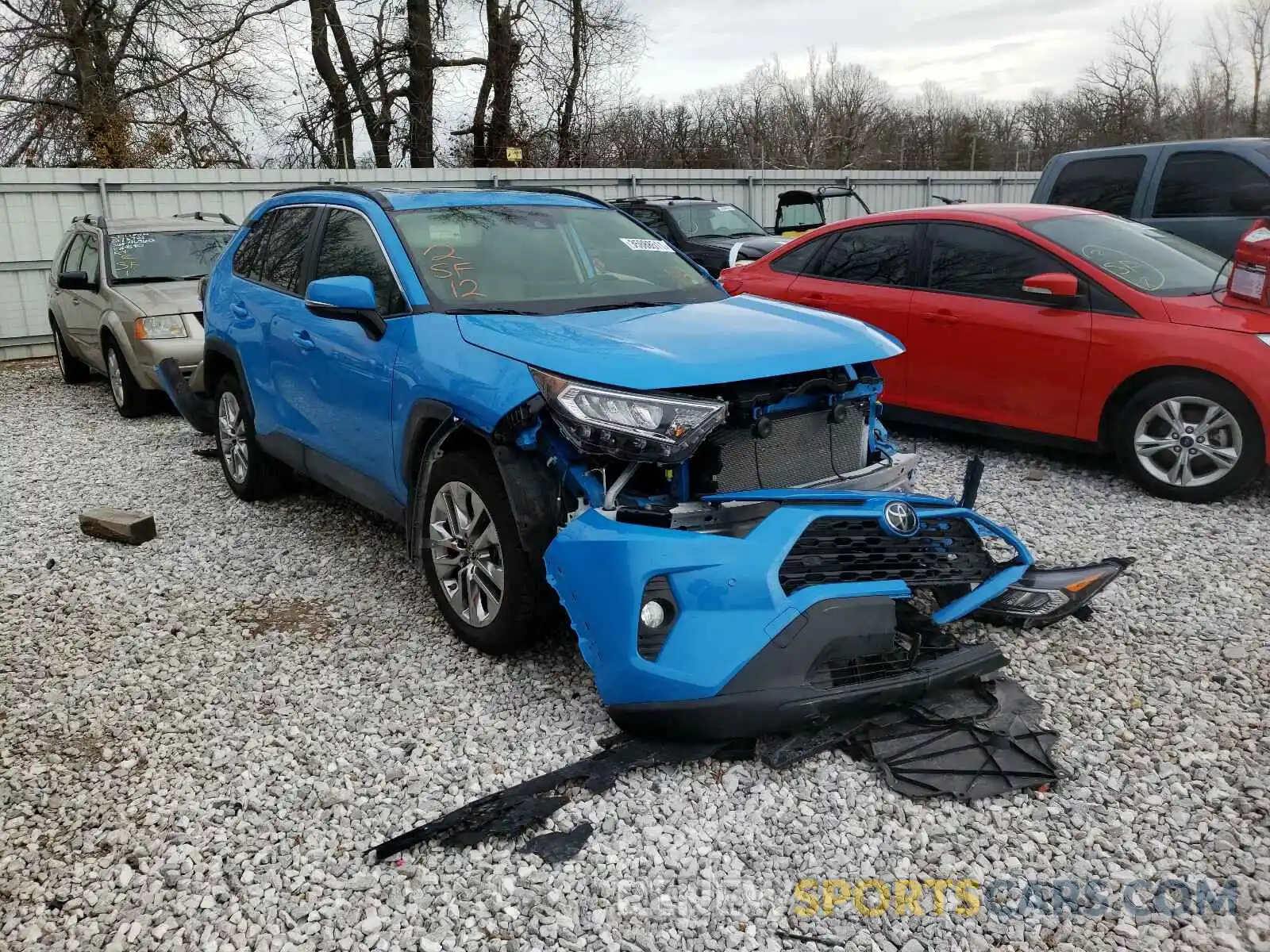 1 Photograph of a damaged car JTMA1RFV0KD021046 TOYOTA RAV4 2019