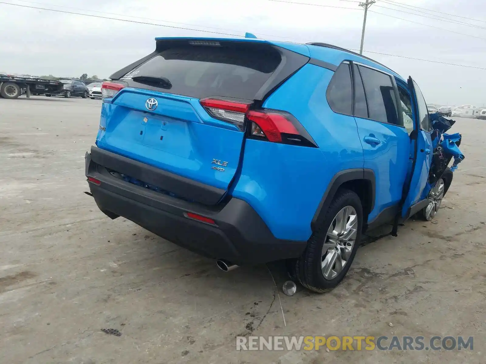 4 Photograph of a damaged car JTMA1RFV0KD024982 TOYOTA RAV4 2019