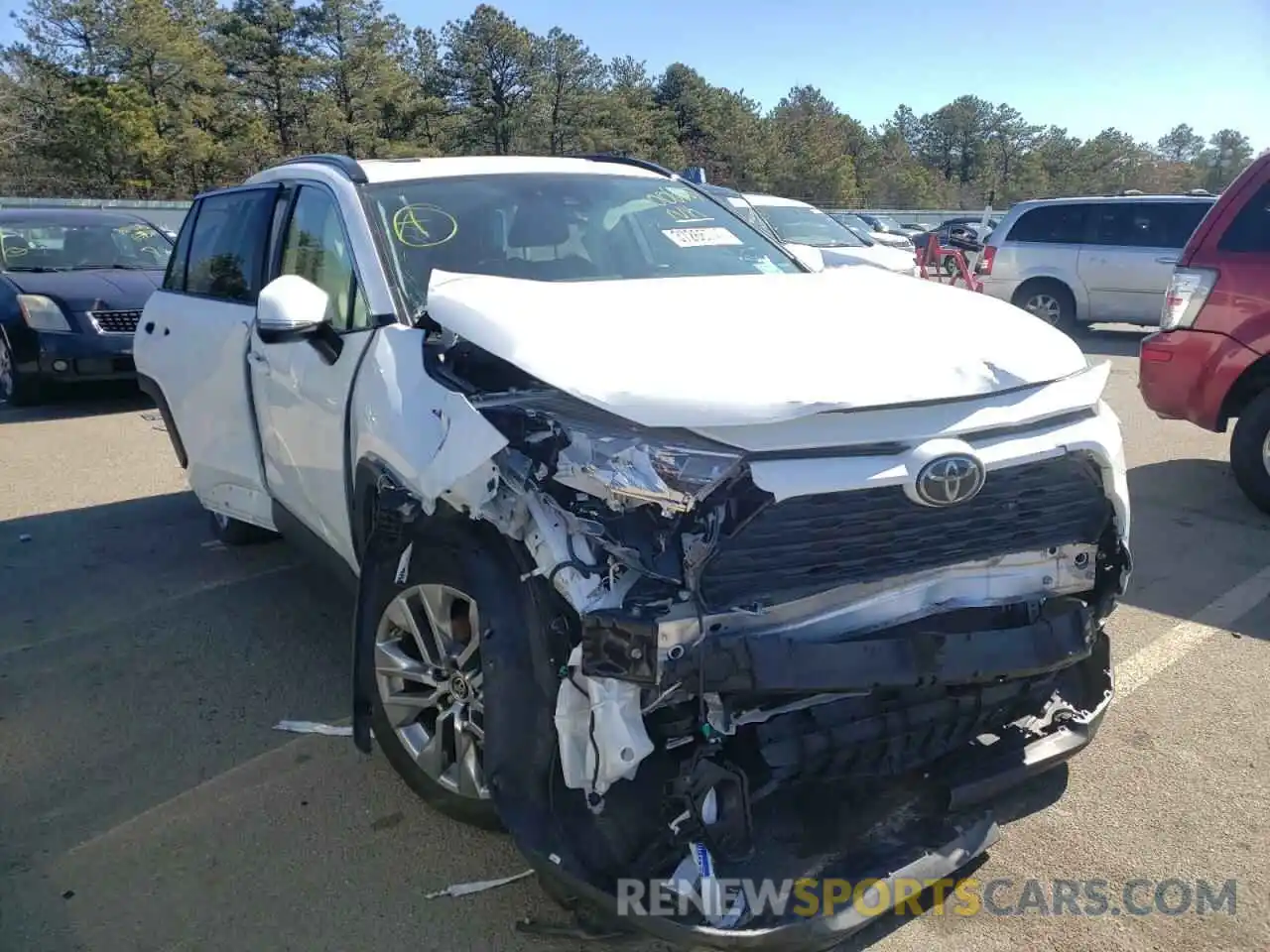 1 Photograph of a damaged car JTMA1RFV0KJ006807 TOYOTA RAV4 2019