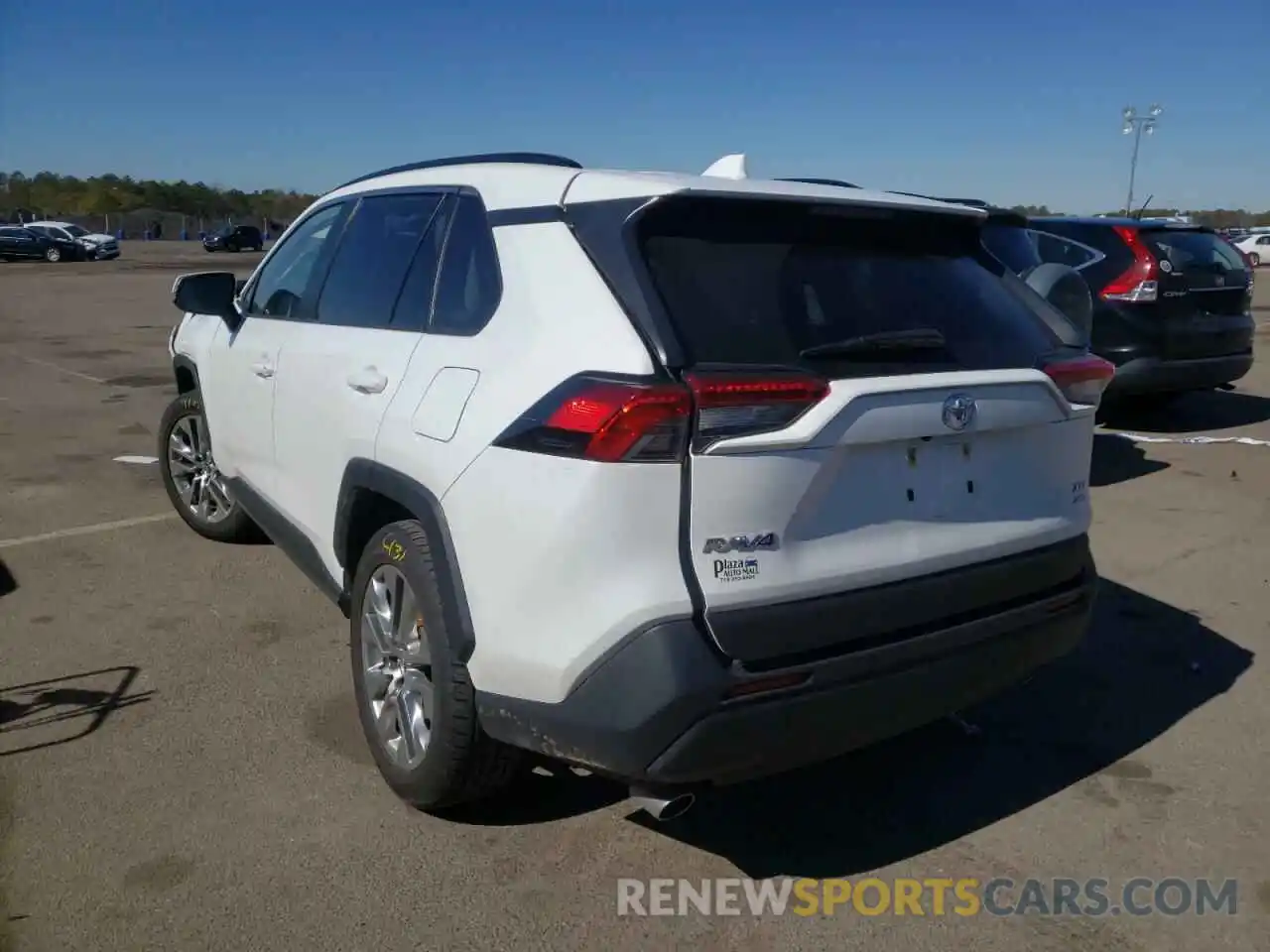 3 Photograph of a damaged car JTMA1RFV0KJ006807 TOYOTA RAV4 2019