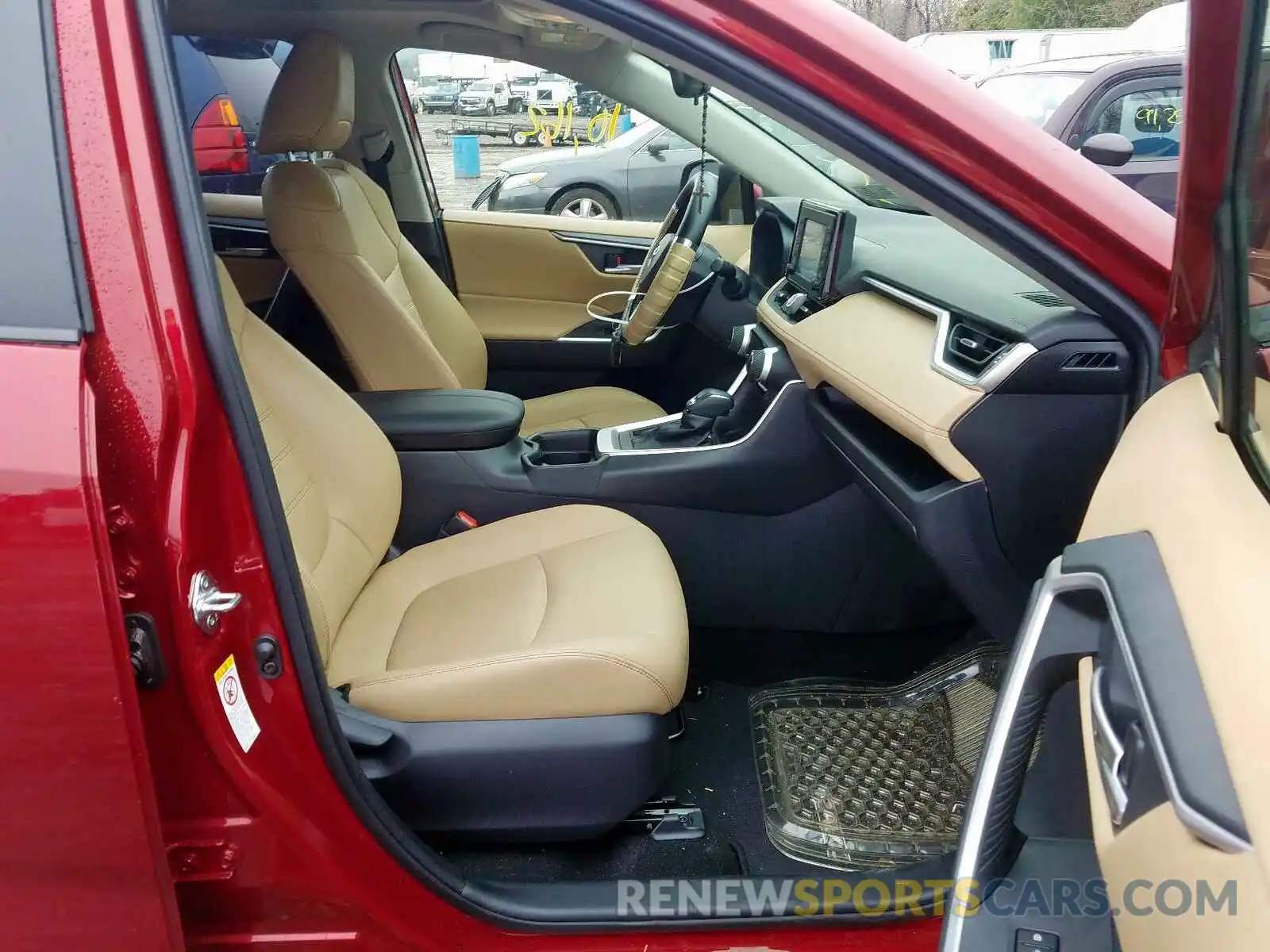 5 Photograph of a damaged car JTMA1RFV0KJ008850 TOYOTA RAV4 2019