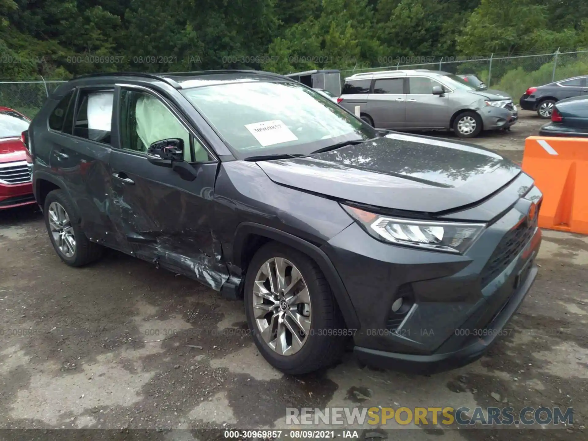 1 Photograph of a damaged car JTMA1RFV1KD017605 TOYOTA RAV4 2019