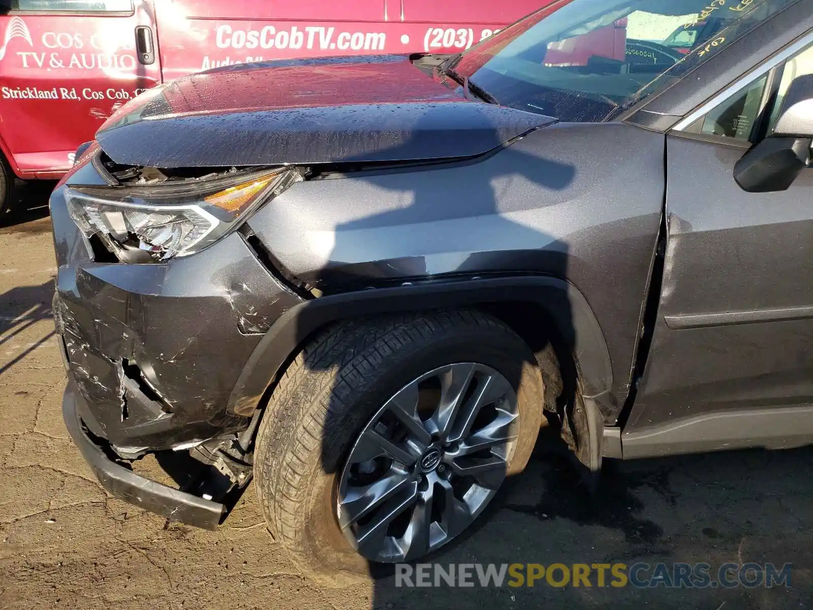 10 Photograph of a damaged car JTMA1RFV1KD018950 TOYOTA RAV4 2019