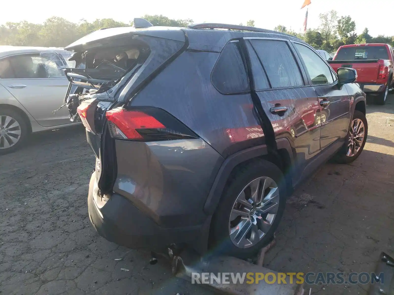 4 Photograph of a damaged car JTMA1RFV1KD018950 TOYOTA RAV4 2019