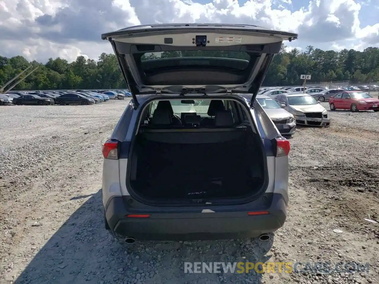 9 Photograph of a damaged car JTMA1RFV1KD021170 TOYOTA RAV4 2019