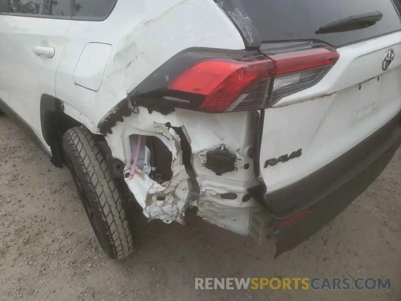 9 Photograph of a damaged car JTMA1RFV1KD029821 TOYOTA RAV4 2019