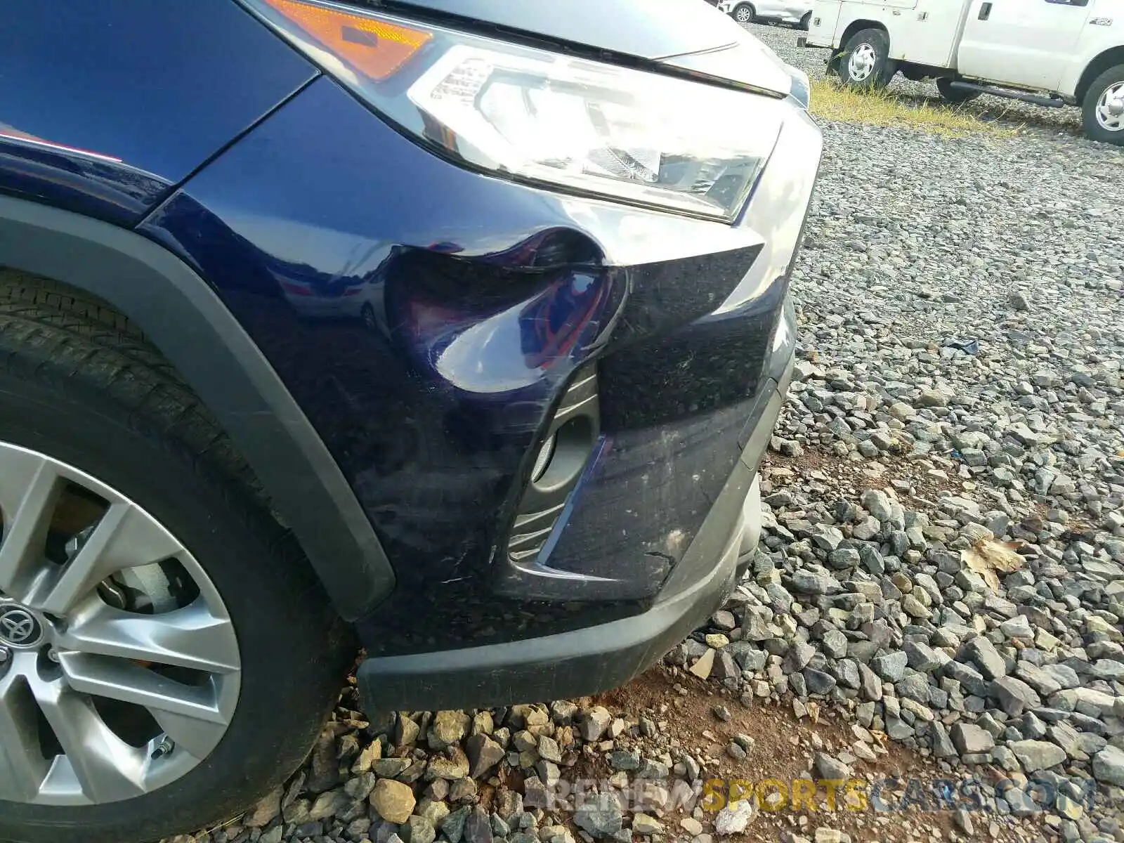 9 Photograph of a damaged car JTMA1RFV1KD038986 TOYOTA RAV4 2019