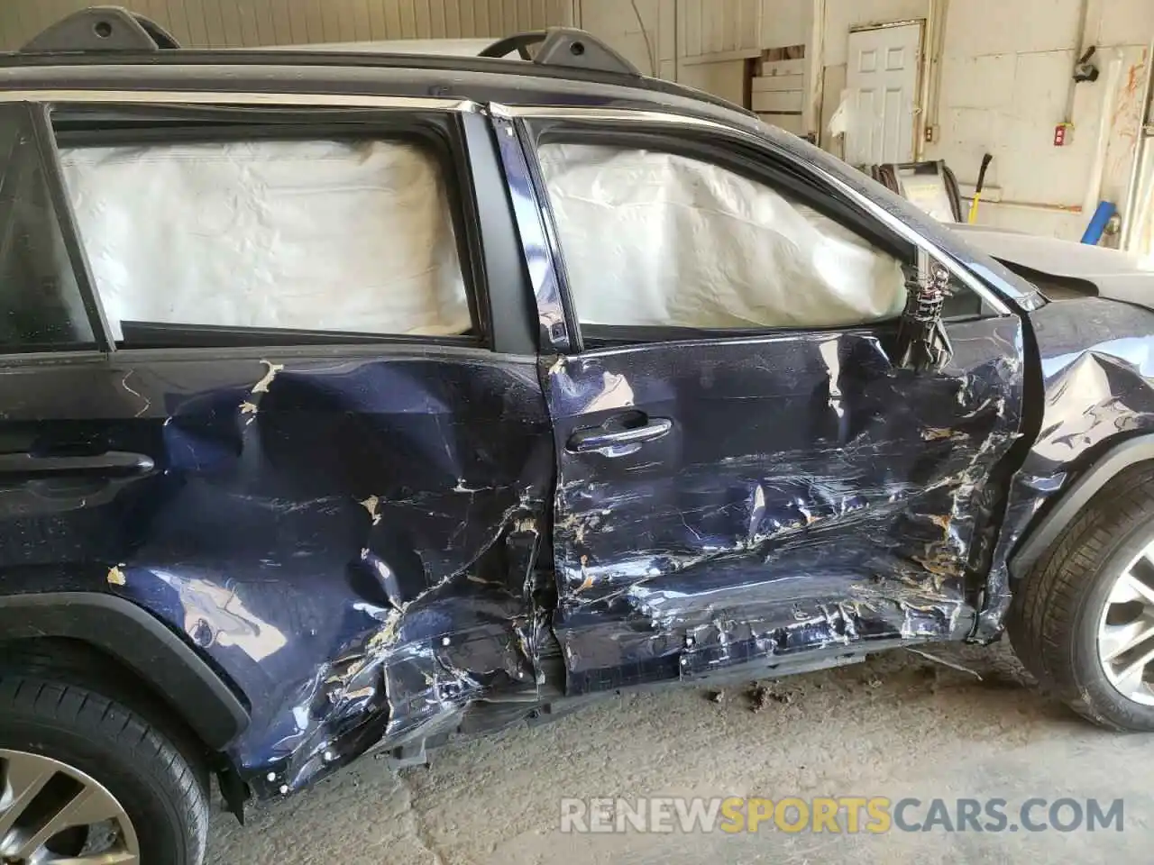 9 Photograph of a damaged car JTMA1RFV1KD504786 TOYOTA RAV4 2019