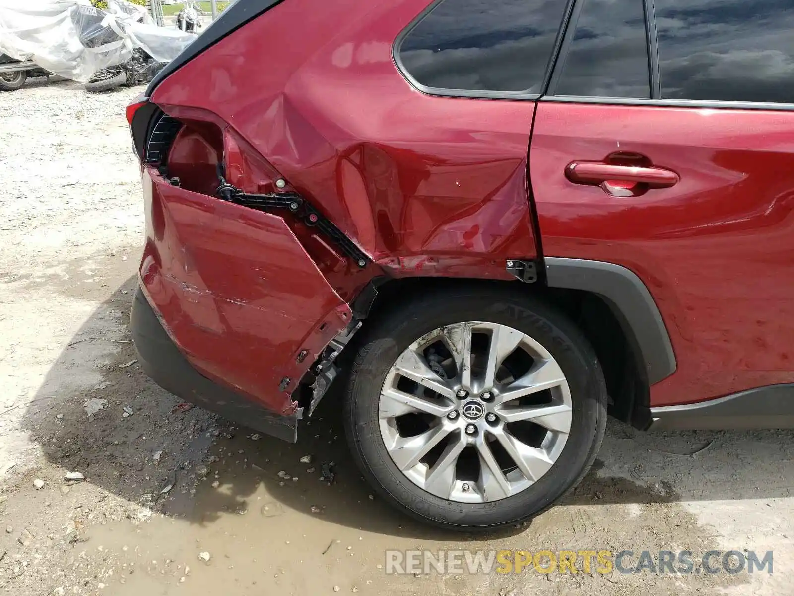 9 Photograph of a damaged car JTMA1RFV2KD026152 TOYOTA RAV4 2019