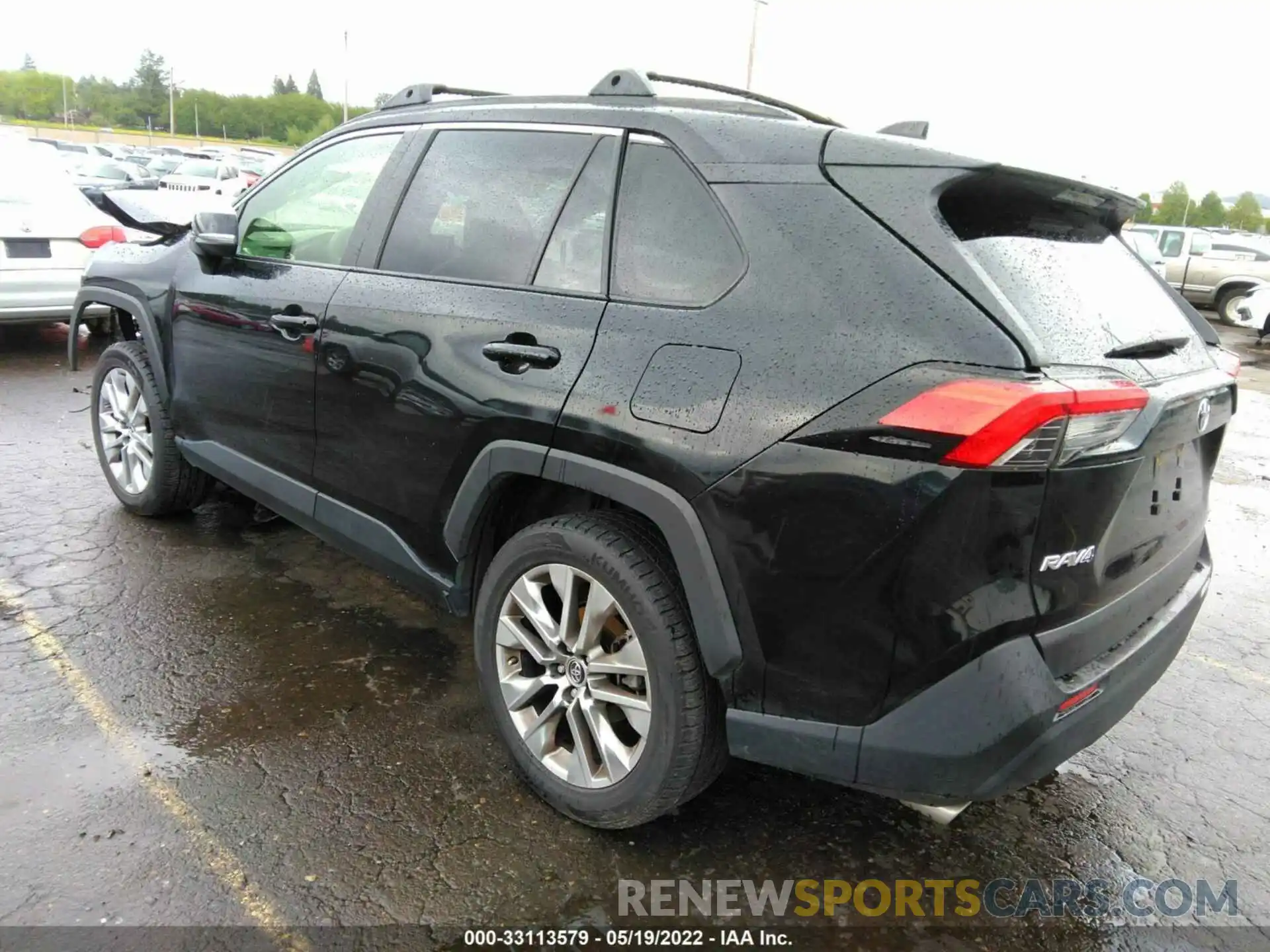 3 Photograph of a damaged car JTMA1RFV2KJ004797 TOYOTA RAV4 2019