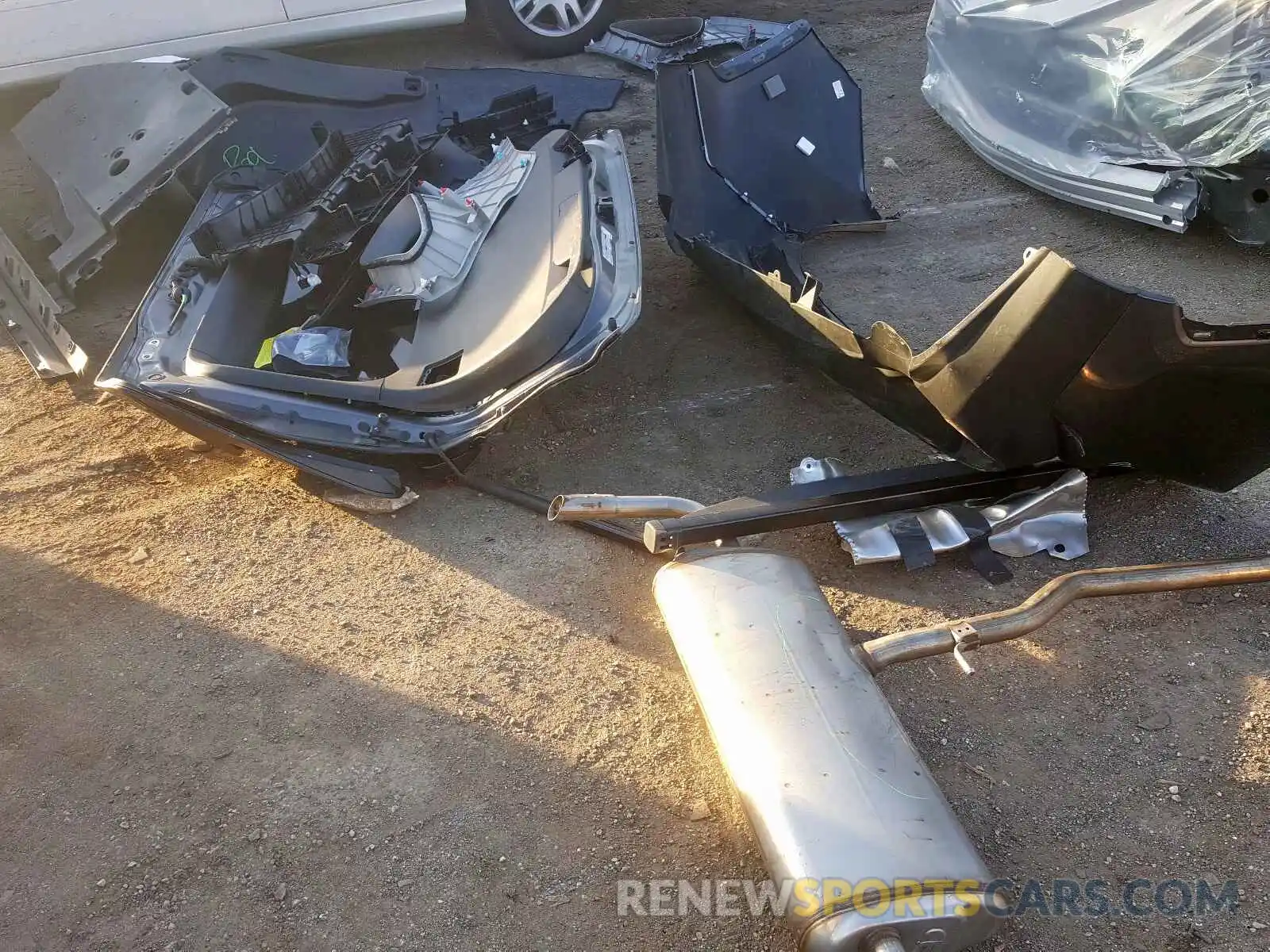 9 Photograph of a damaged car JTMA1RFV3KD017606 TOYOTA RAV4 2019