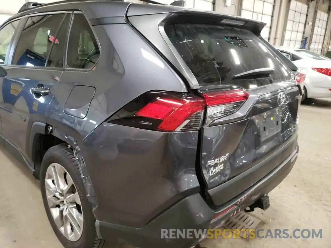 9 Photograph of a damaged car JTMA1RFV3KD020277 TOYOTA RAV4 2019