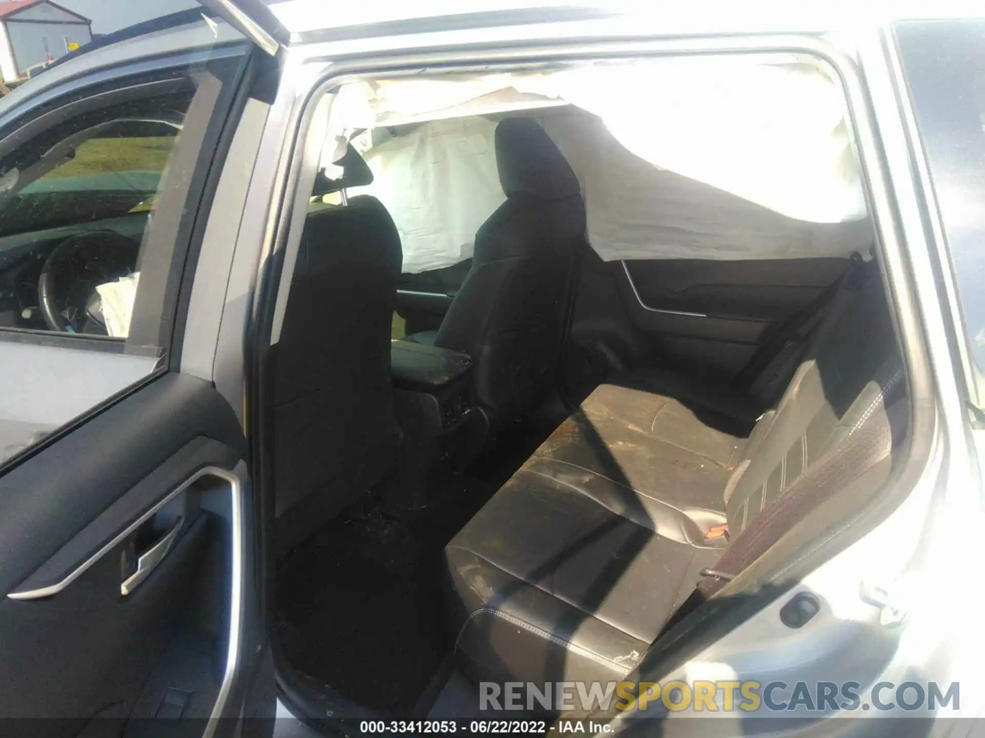 8 Photograph of a damaged car JTMA1RFV3KD023860 TOYOTA RAV4 2019